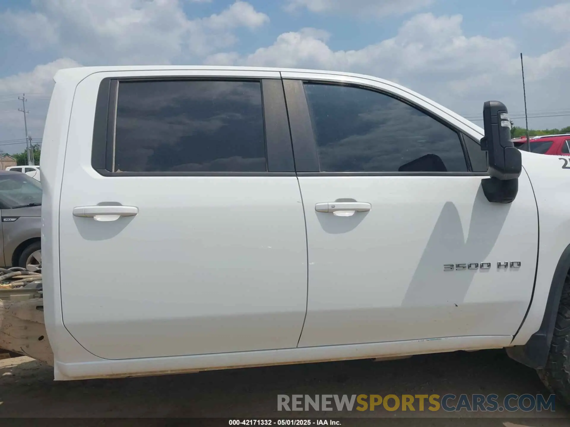 13 Photograph of a damaged car 1GB4YTEY0NF112719 CHEVROLET SILVERADO 3500HD CHASSIS 2022