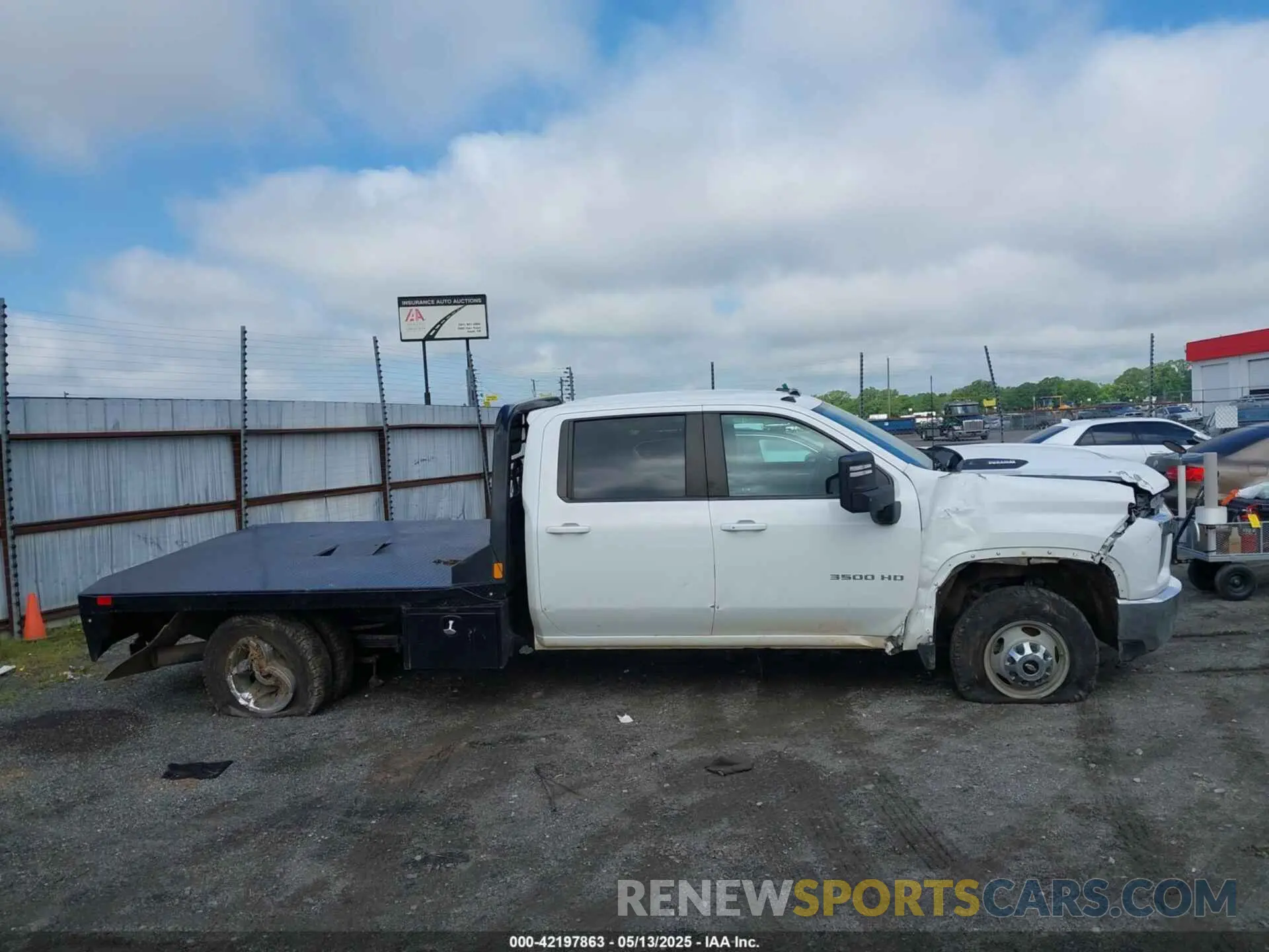 16 Photograph of a damaged car 1GB4YTEY8NF244577 CHEVROLET SILVERADO 3500HD CHASSIS 2022