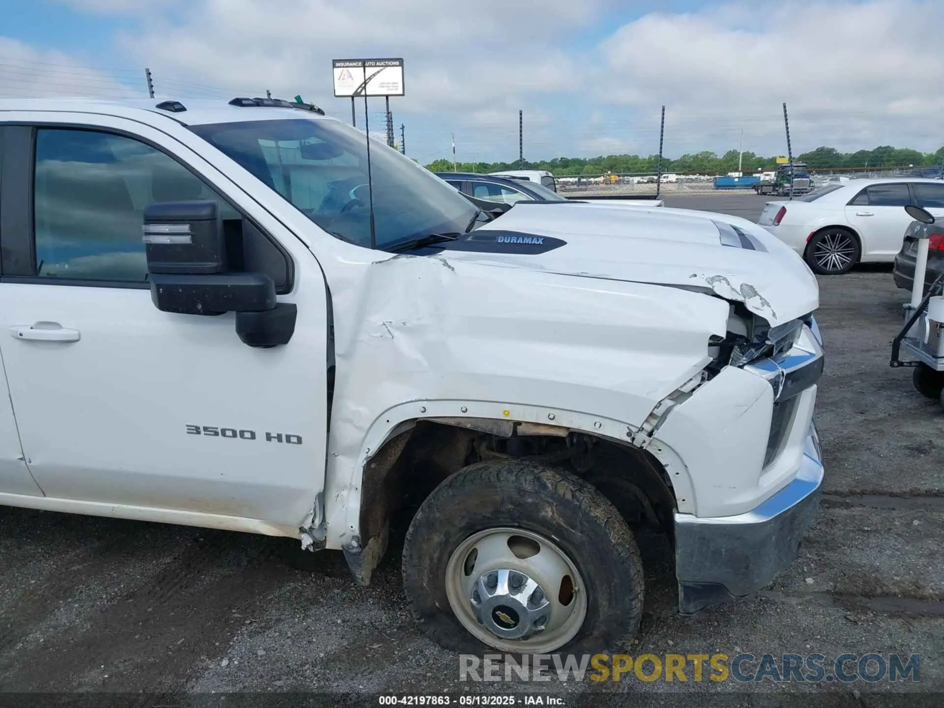 19 Photograph of a damaged car 1GB4YTEY8NF244577 CHEVROLET SILVERADO 3500HD CHASSIS 2022