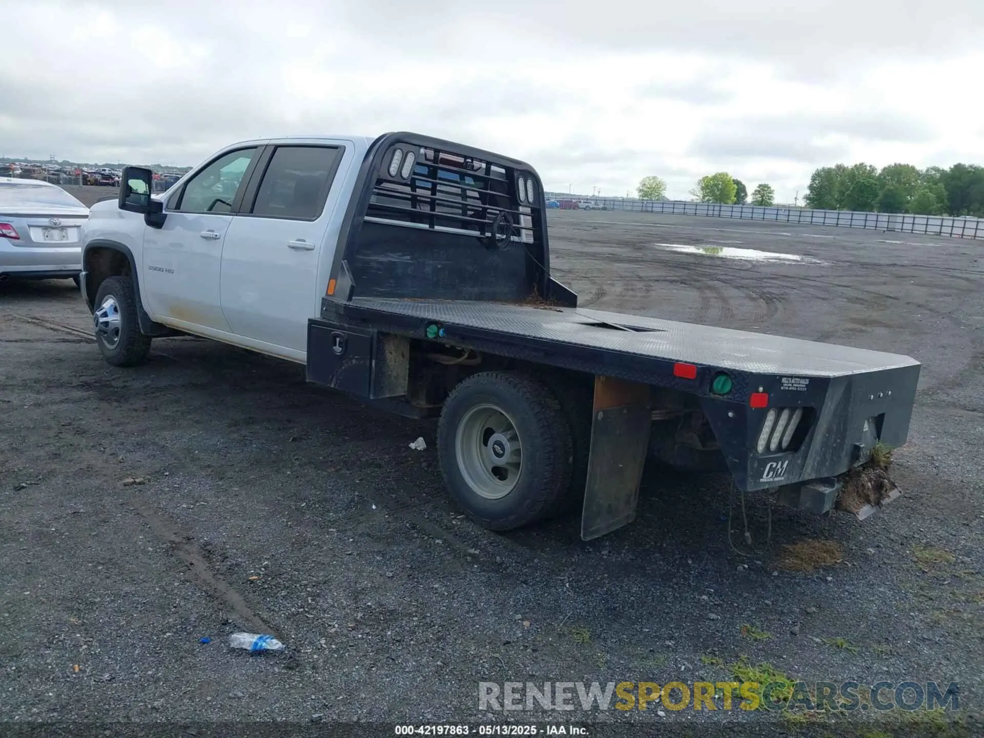 3 Photograph of a damaged car 1GB4YTEY8NF244577 CHEVROLET SILVERADO 3500HD CHASSIS 2022