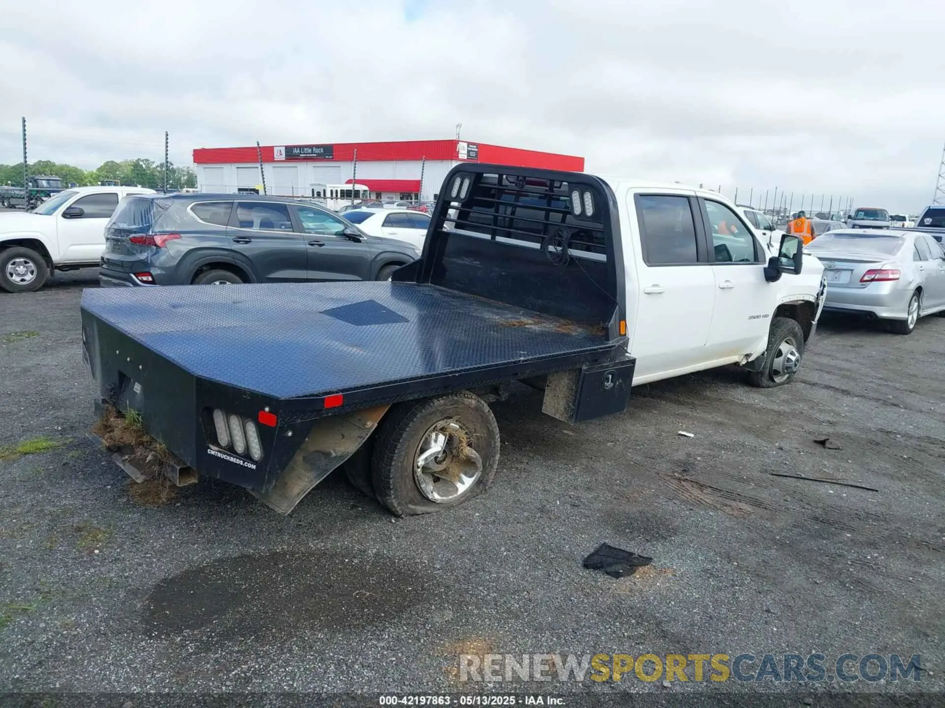 4 Photograph of a damaged car 1GB4YTEY8NF244577 CHEVROLET SILVERADO 3500HD CHASSIS 2022