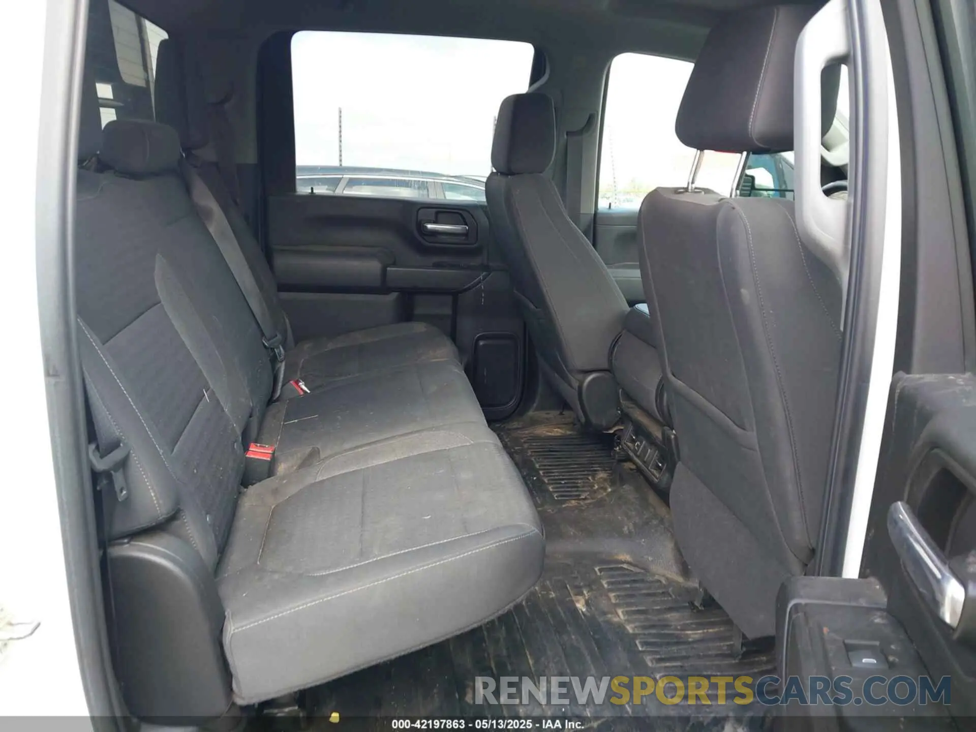 6 Photograph of a damaged car 1GB4YTEY8NF244577 CHEVROLET SILVERADO 3500HD CHASSIS 2022