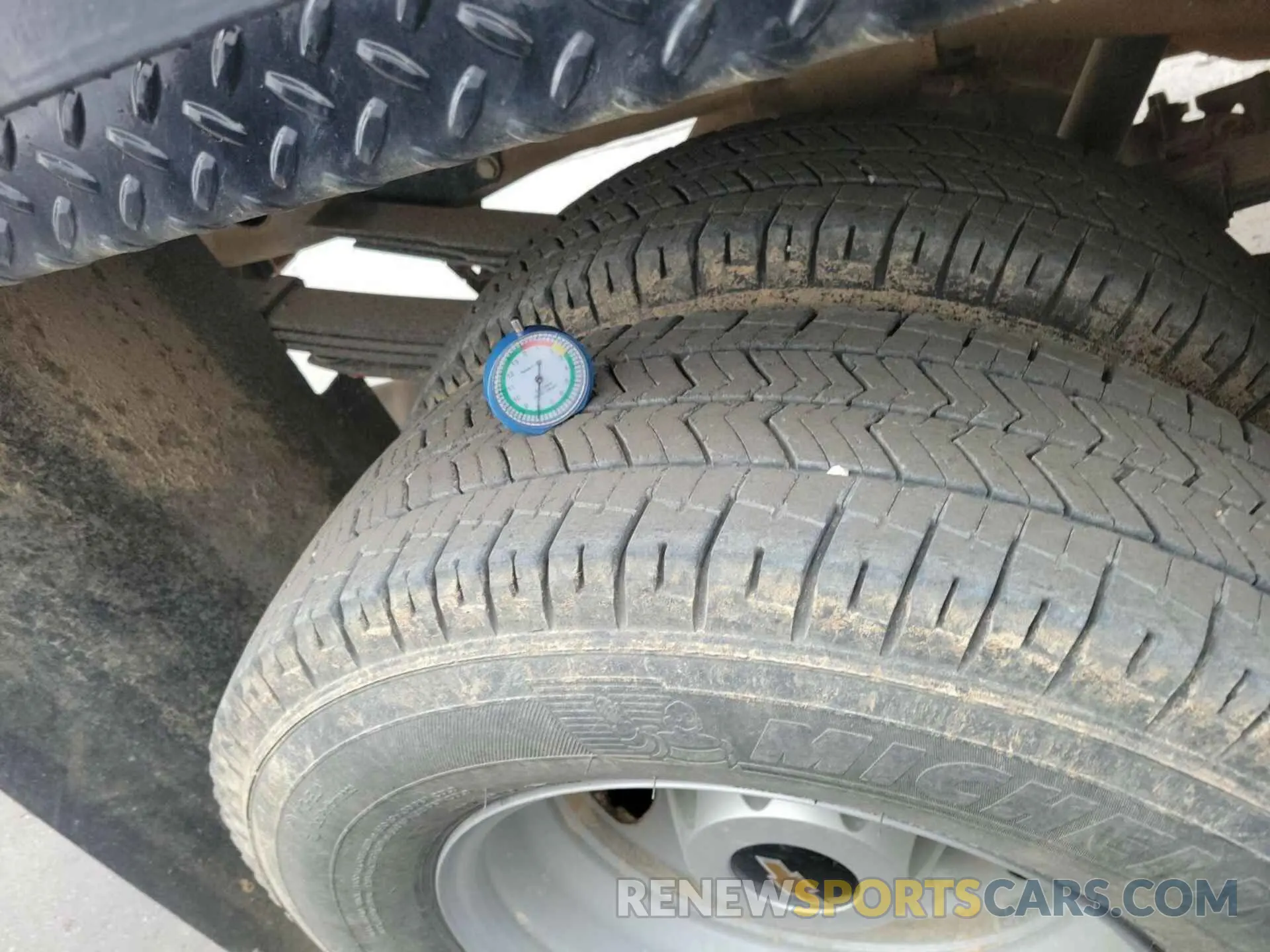 2 Photograph of a damaged car 1GB3WRE7XPF158394 CHEVROLET SILVERADO 3500HD CHASSIS 2023