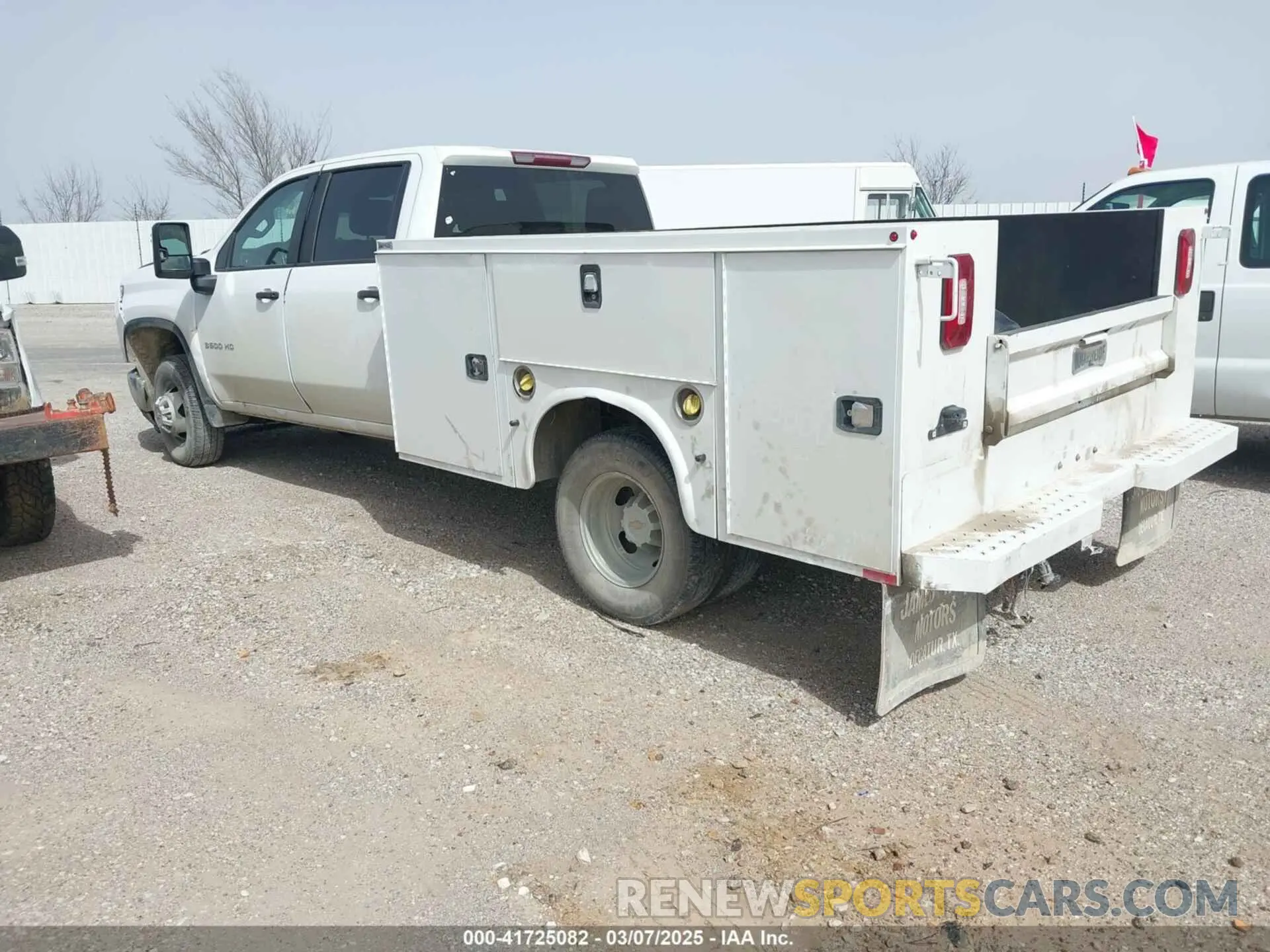 3 Photograph of a damaged car 1GB4YSE73RF185025 CHEVROLET SILVERADO 3500HD CHASSIS 2024