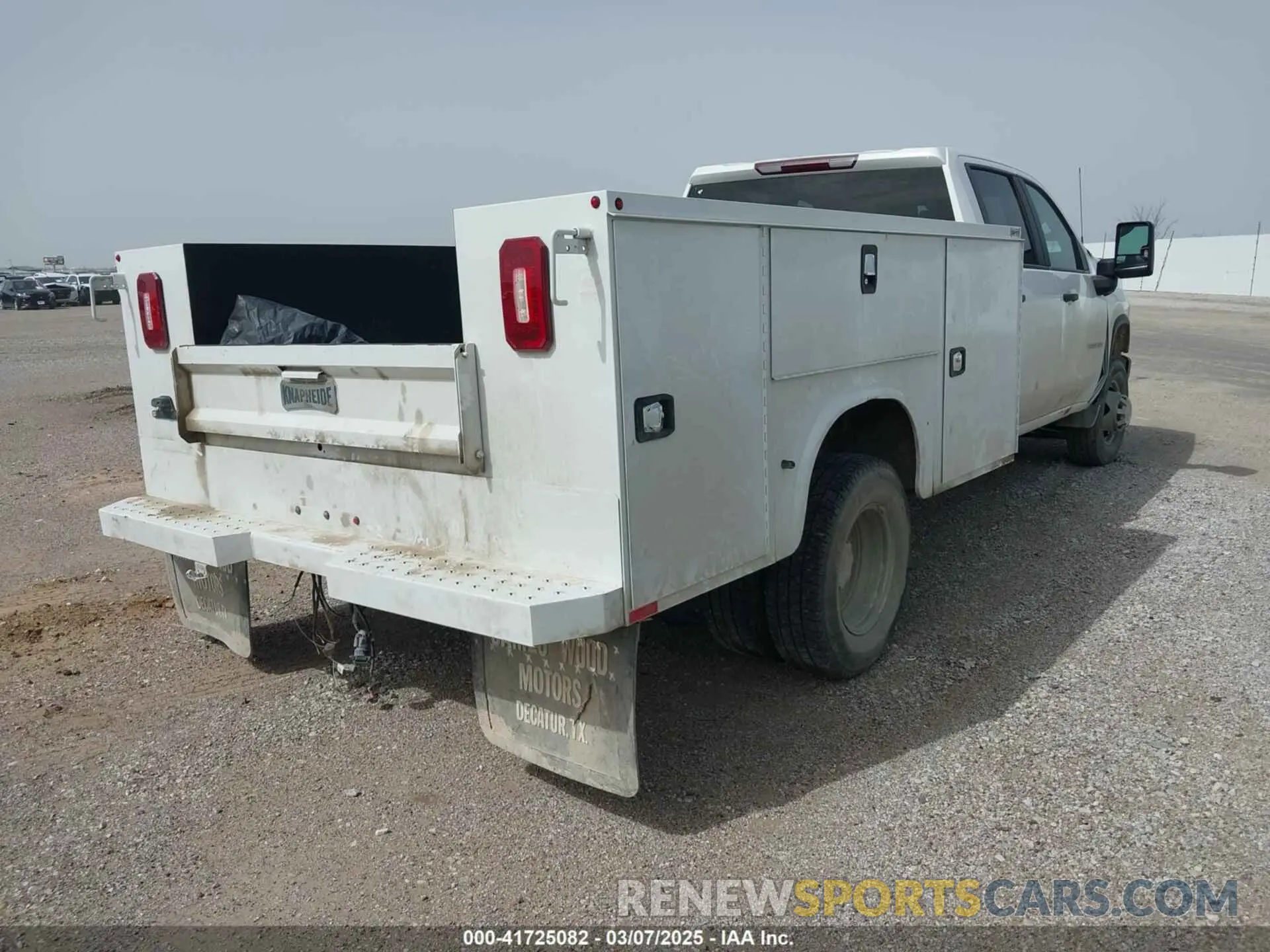 4 Photograph of a damaged car 1GB4YSE73RF185025 CHEVROLET SILVERADO 3500HD CHASSIS 2024
