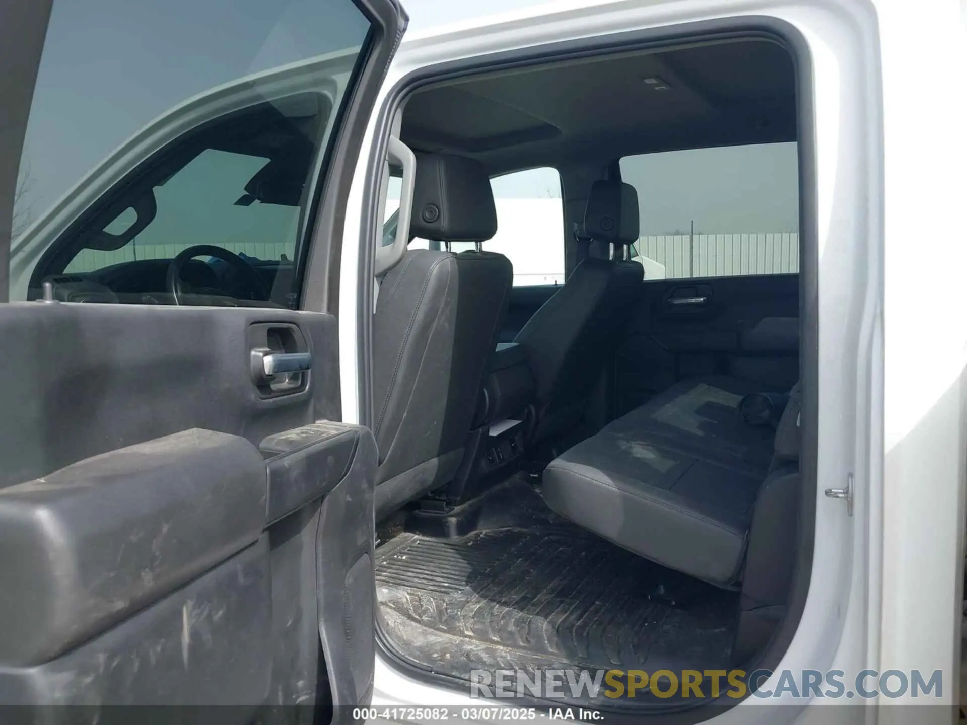 7 Photograph of a damaged car 1GB4YSE73RF185025 CHEVROLET SILVERADO 3500HD CHASSIS 2024
