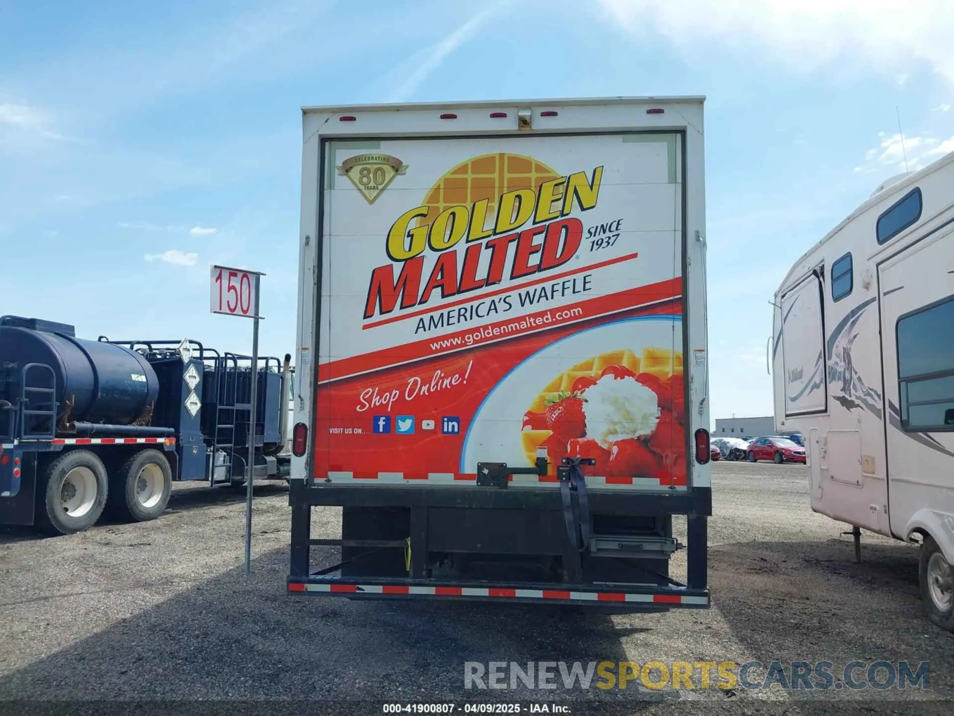 15 Photograph of a damaged car 1HTKHPVM8KH660137 CHEVROLET SILVERADO 4500HD 2019
