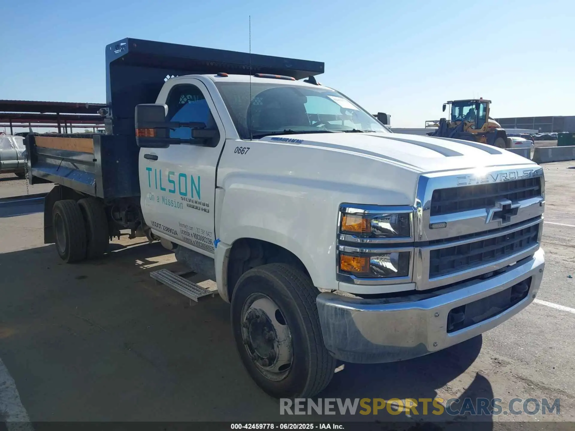 1 Photograph of a damaged car 1HTKHPVM0NH187886 CHEVROLET SILVERADO 4500HD 2022