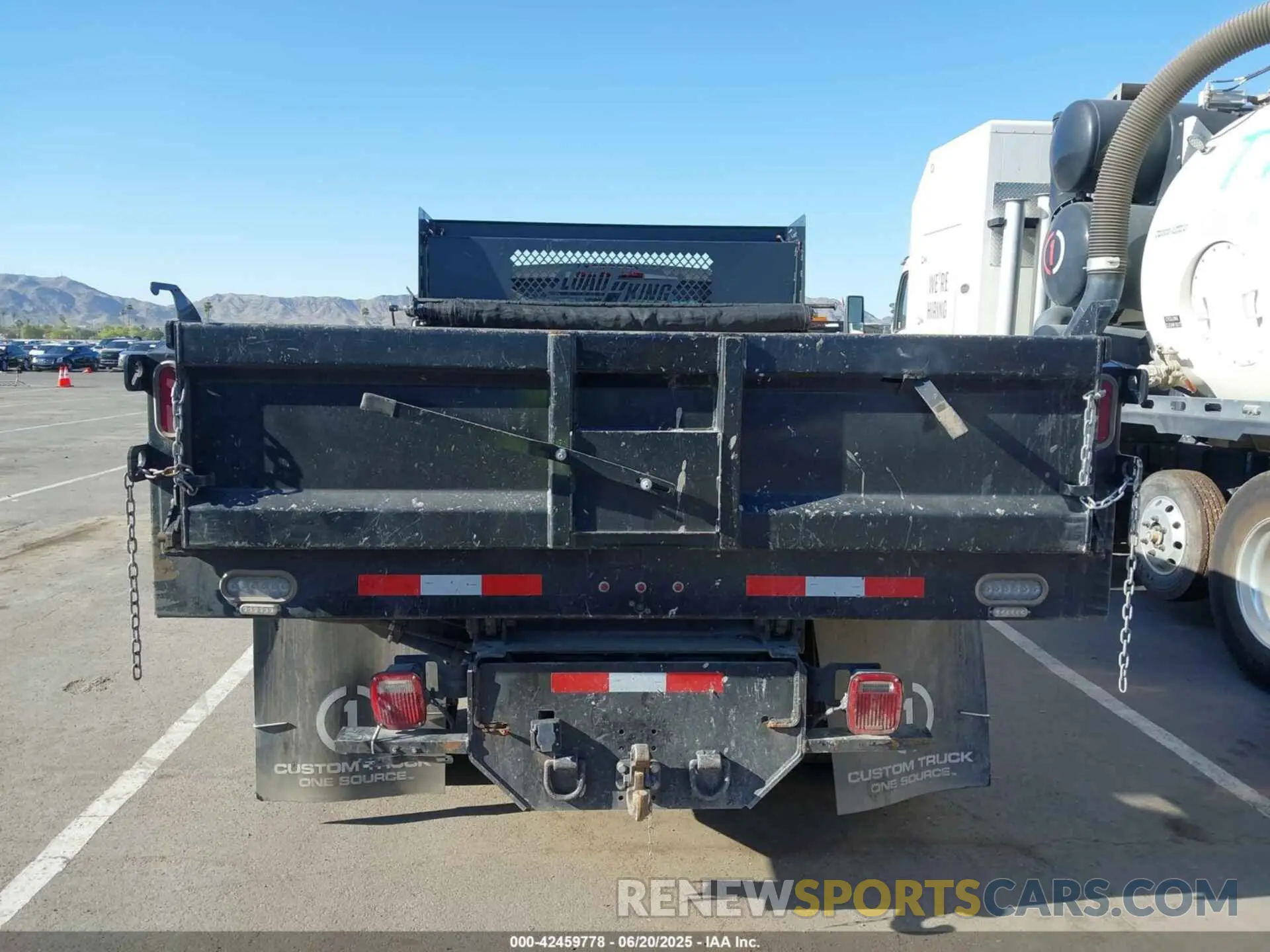 14 Photograph of a damaged car 1HTKHPVM0NH187886 CHEVROLET SILVERADO 4500HD 2022