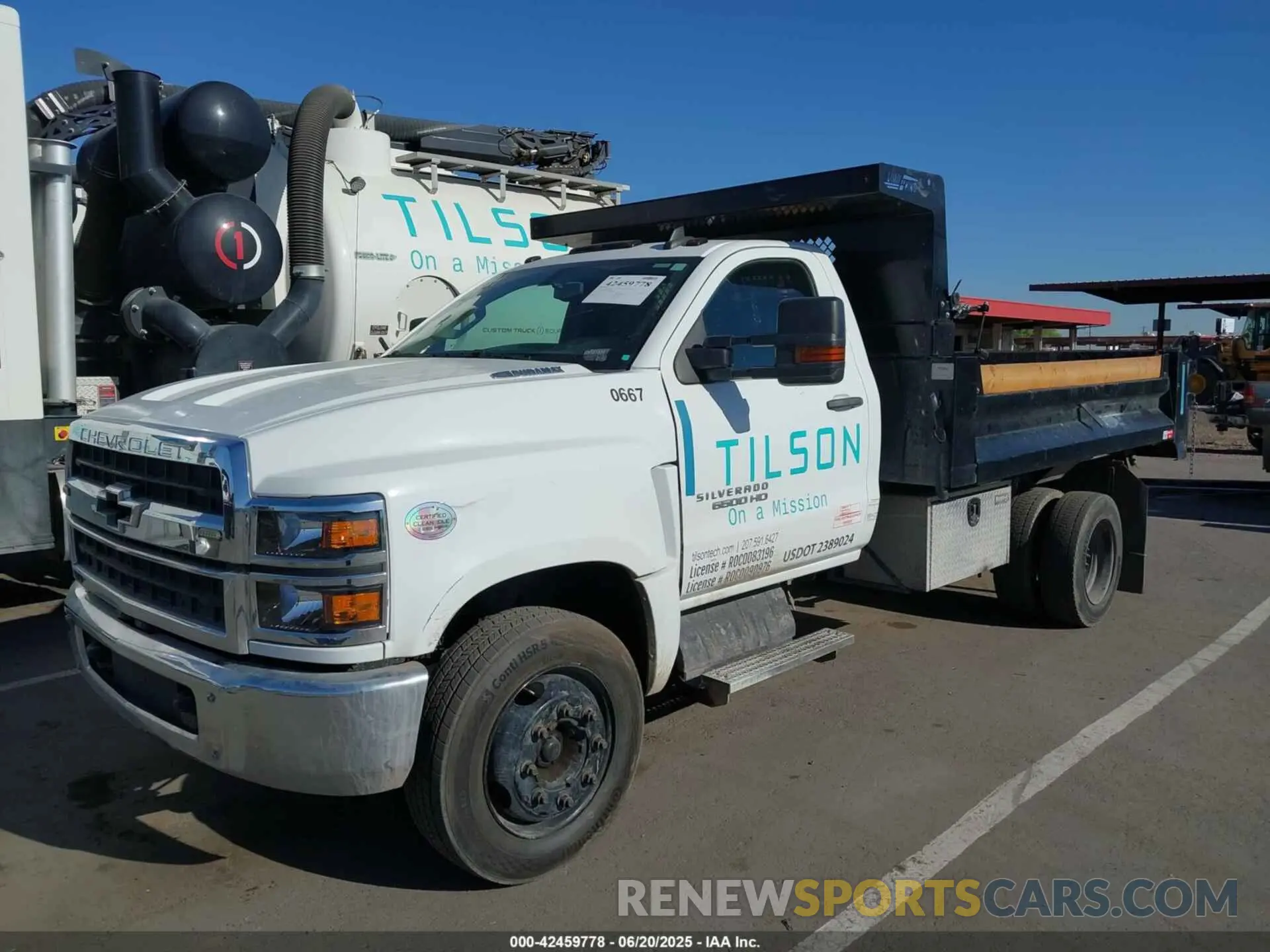 2 Photograph of a damaged car 1HTKHPVM0NH187886 CHEVROLET SILVERADO 4500HD 2022