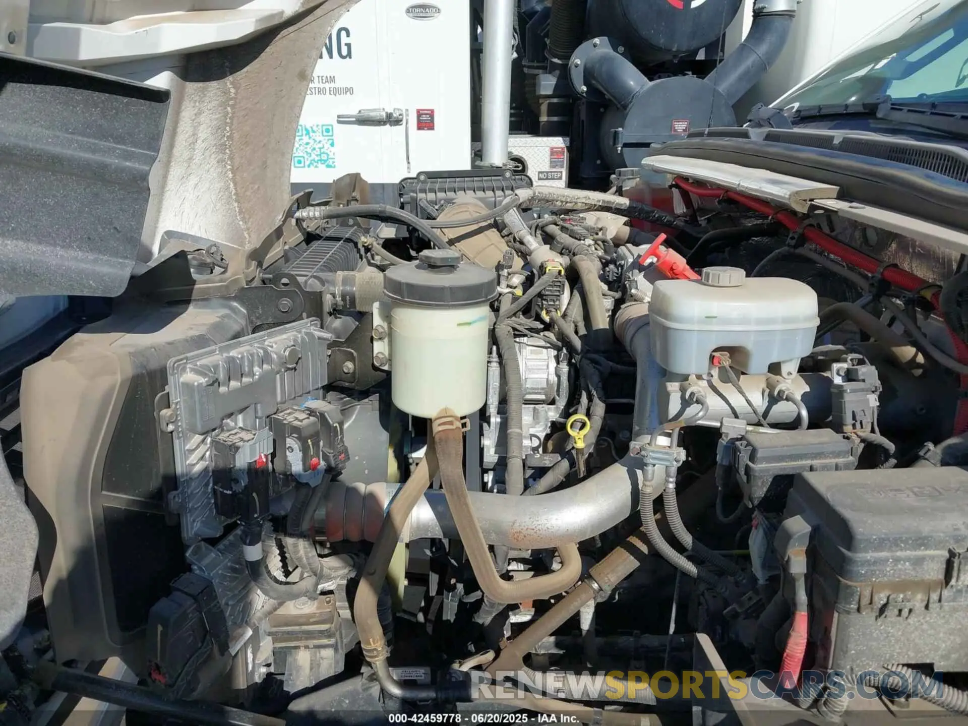 9 Photograph of a damaged car 1HTKHPVM0NH187886 CHEVROLET SILVERADO 4500HD 2022