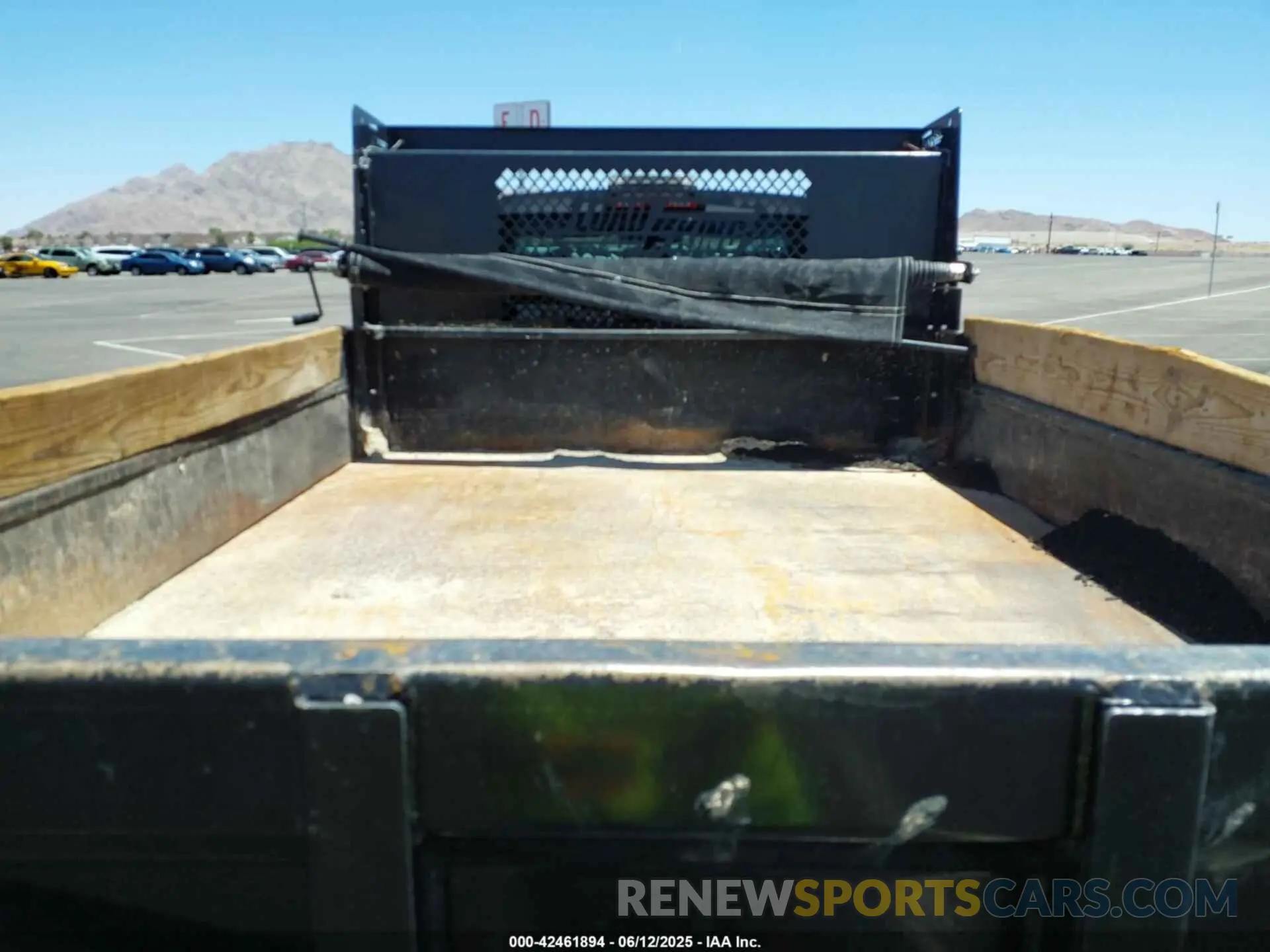 12 Photograph of a damaged car 1HTKHPVM2NH187890 CHEVROLET SILVERADO 4500HD 2022