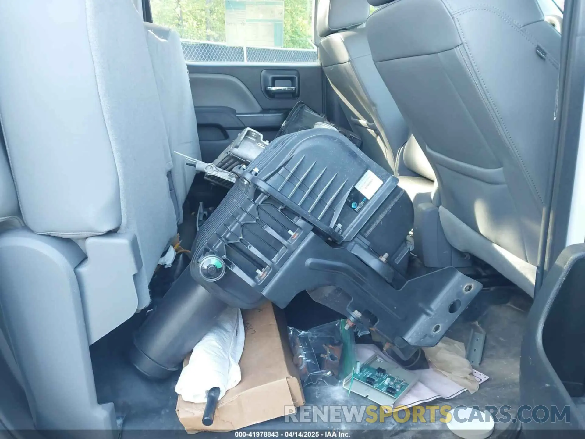 14 Photograph of a damaged car 1HTKJPVK6NH772958 CHEVROLET SILVERADO 4500HD 2022