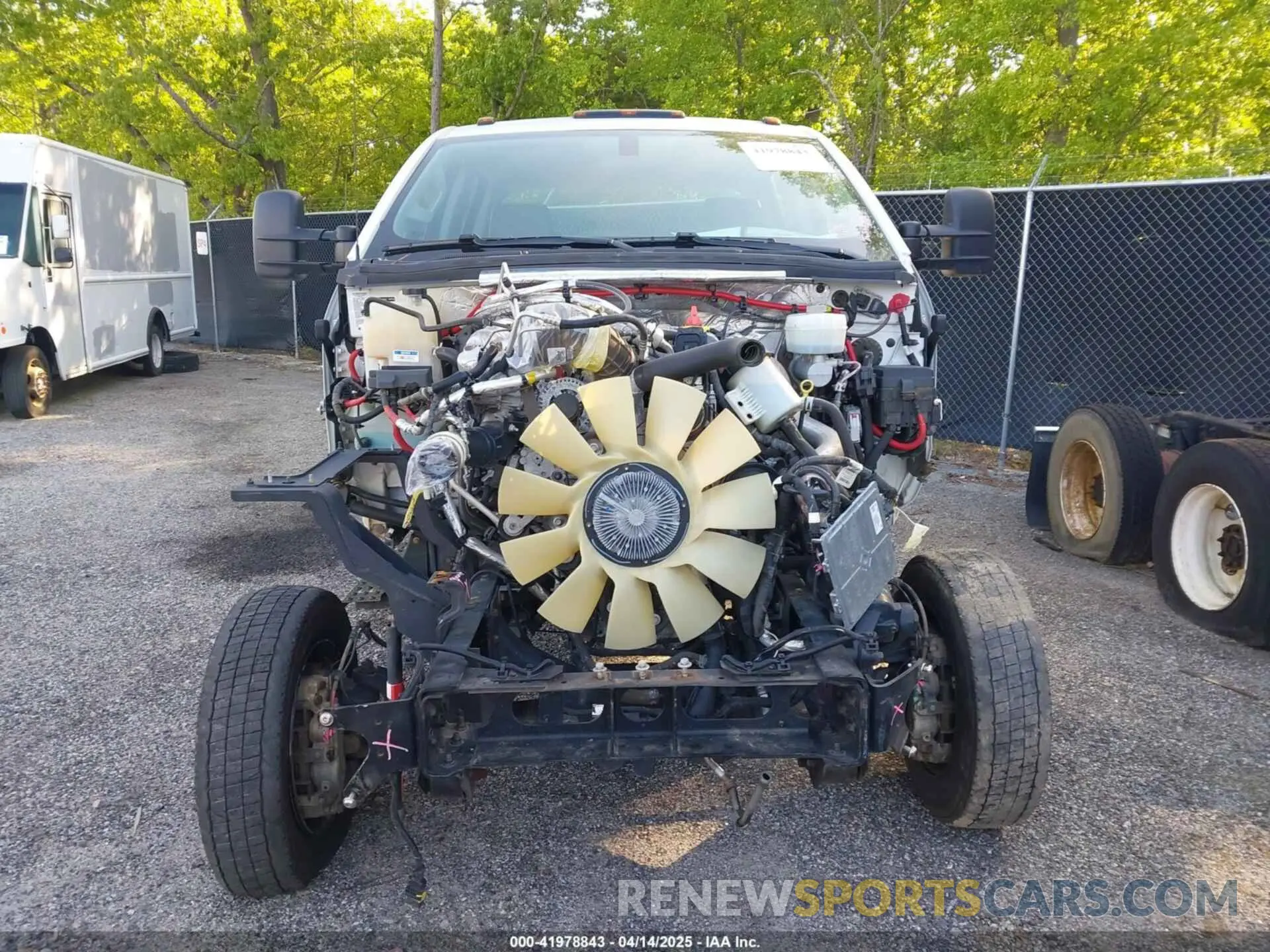 15 Photograph of a damaged car 1HTKJPVK6NH772958 CHEVROLET SILVERADO 4500HD 2022