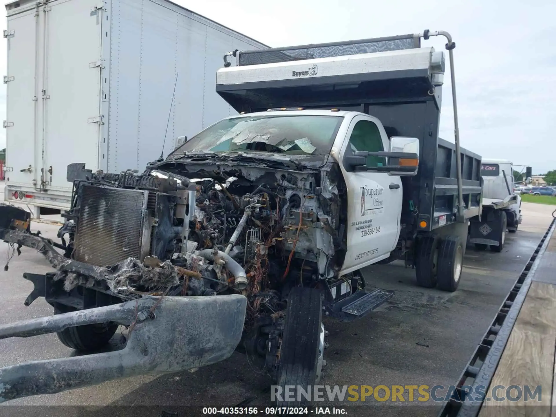 2 Photograph of a damaged car 1HTKJPVK8NH415376 CHEVROLET SILVERADO 4500HD 2022