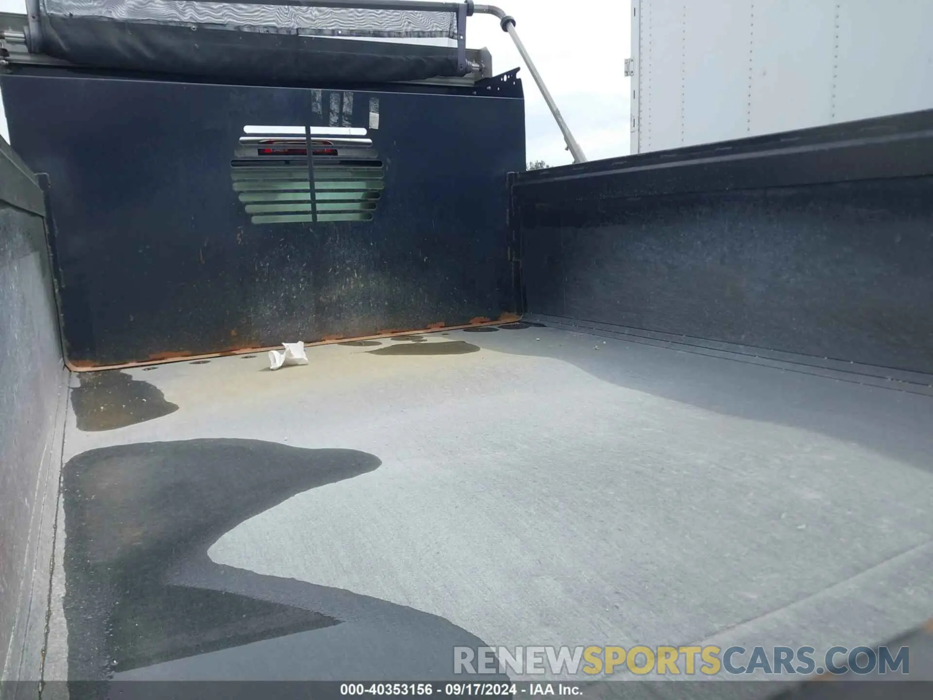 7 Photograph of a damaged car 1HTKJPVK8NH415376 CHEVROLET SILVERADO 4500HD 2022