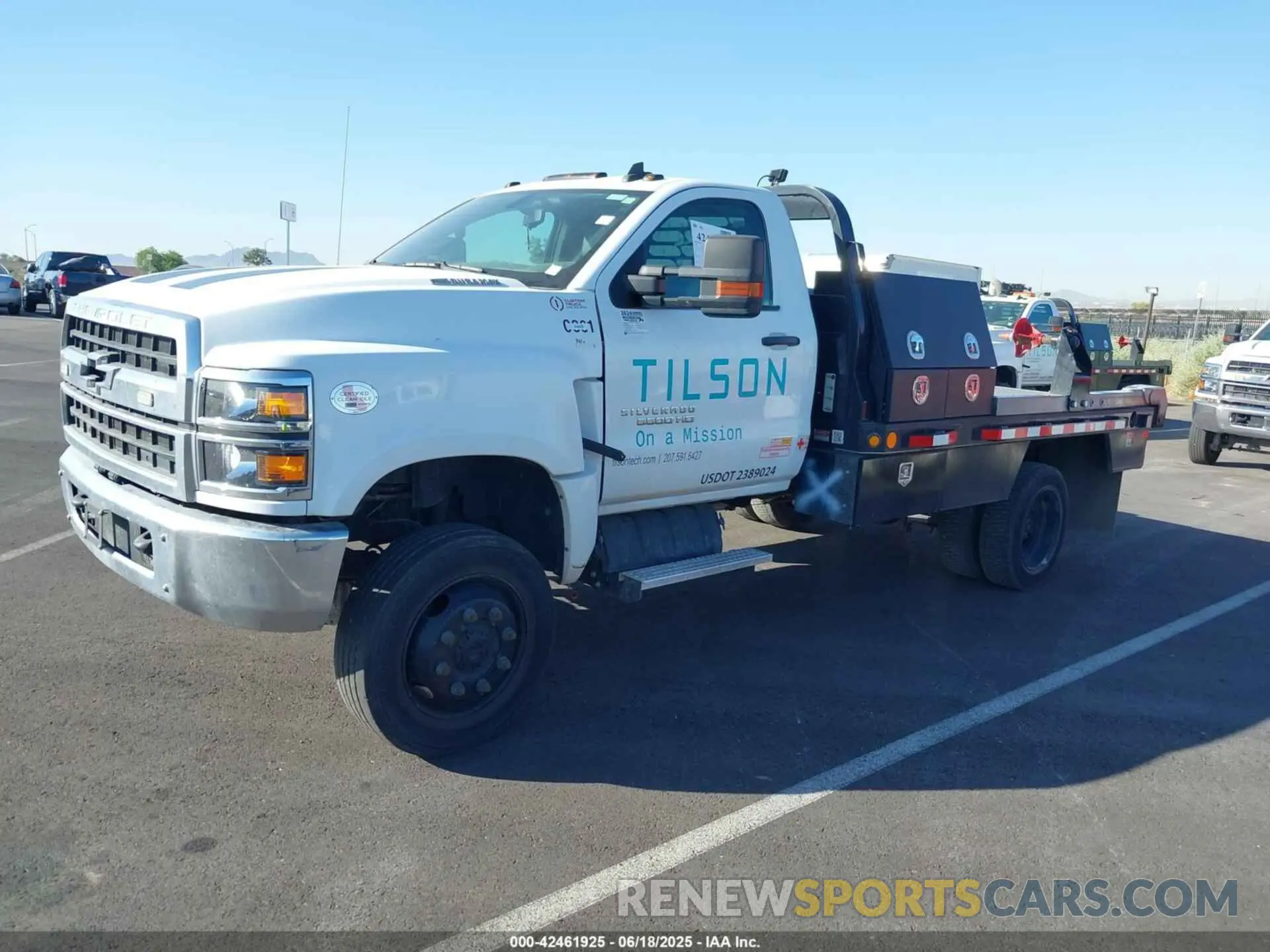 14 Photograph of a damaged car 1HTKJPVM6NH627632 CHEVROLET SILVERADO 4500HD 2022