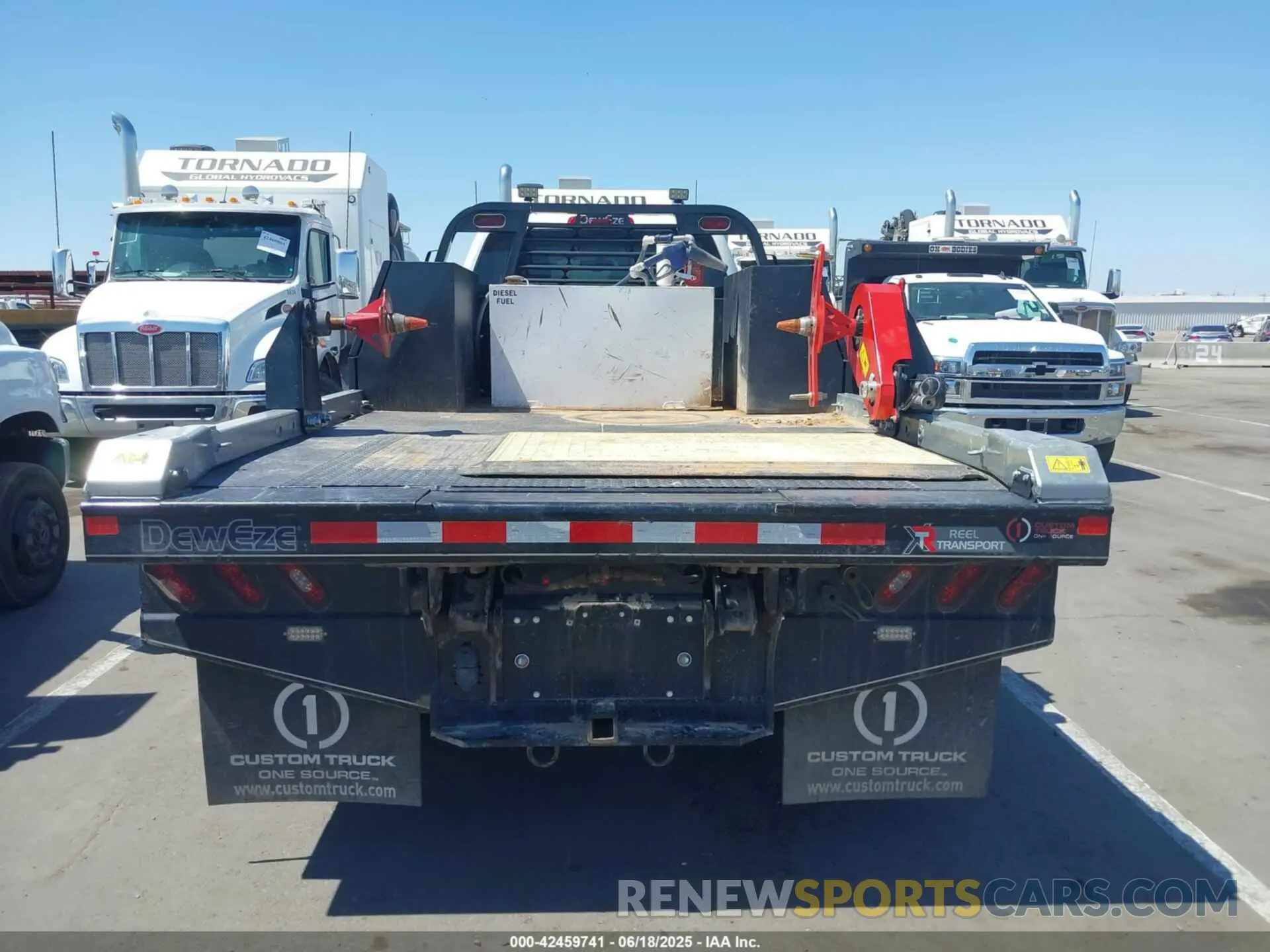 15 Photograph of a damaged car 1HTKJPVM7NH627428 CHEVROLET SILVERADO 4500HD 2022