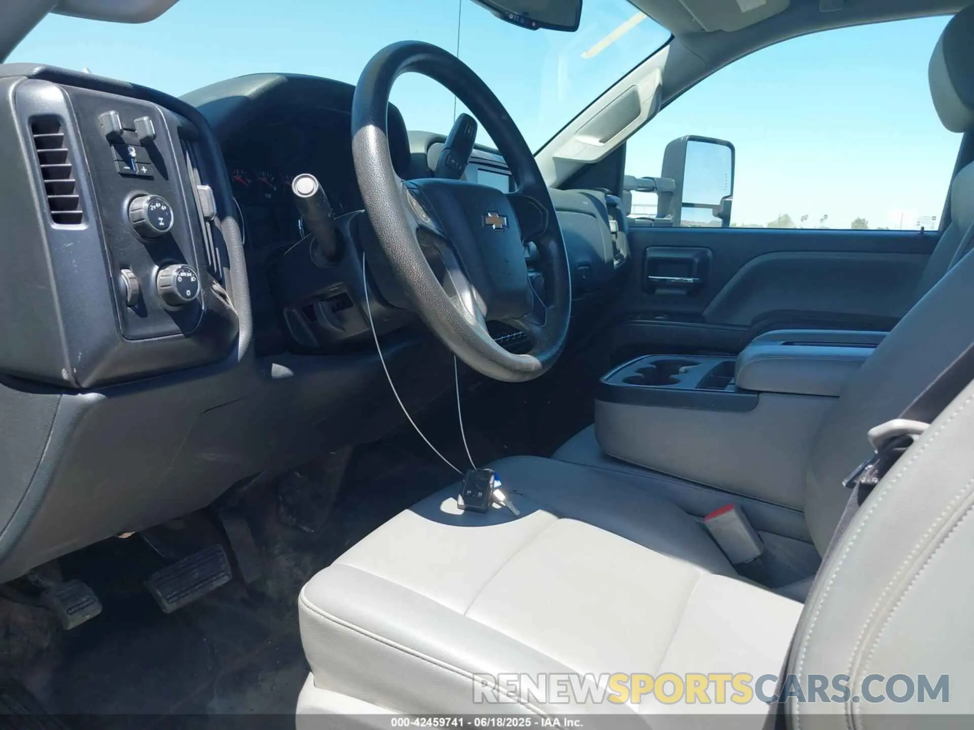 7 Photograph of a damaged car 1HTKJPVM7NH627428 CHEVROLET SILVERADO 4500HD 2022