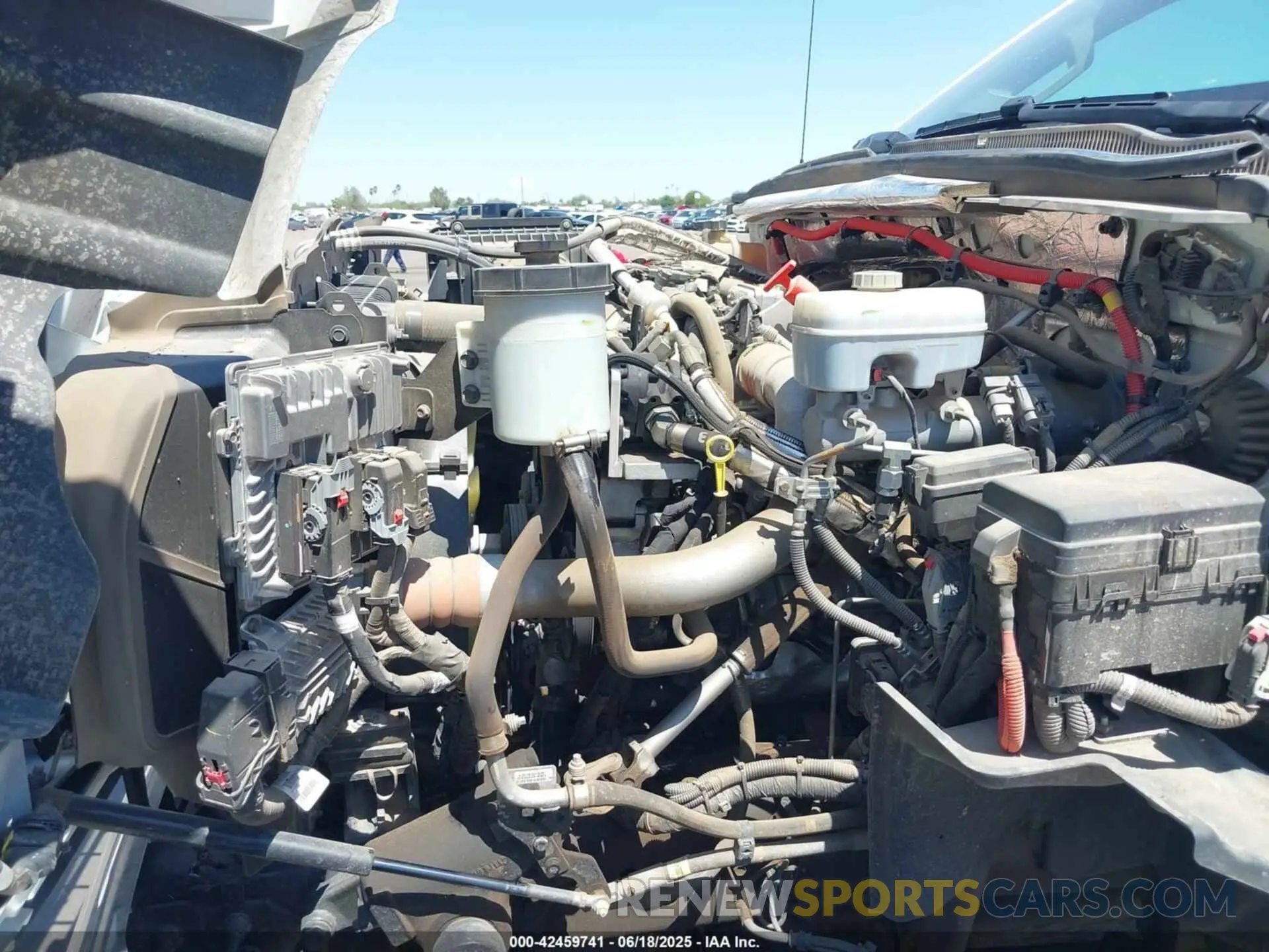 9 Photograph of a damaged car 1HTKJPVM7NH627428 CHEVROLET SILVERADO 4500HD 2022