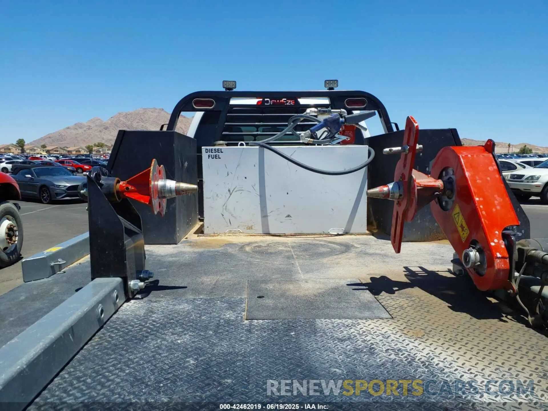 12 Photograph of a damaged car 1HTKJPVM9NH622621 CHEVROLET SILVERADO 4500HD 2022