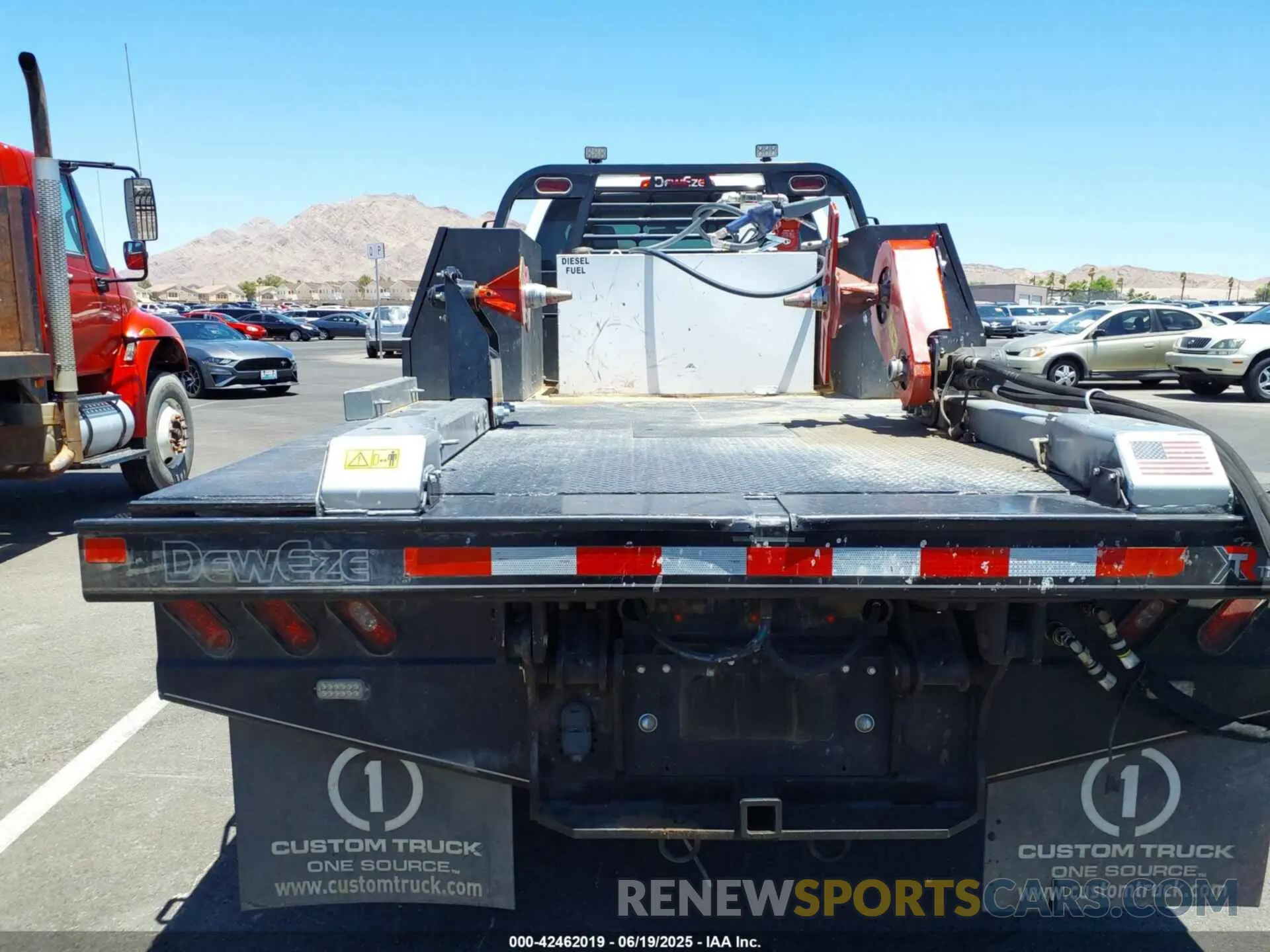 17 Photograph of a damaged car 1HTKJPVM9NH622621 CHEVROLET SILVERADO 4500HD 2022