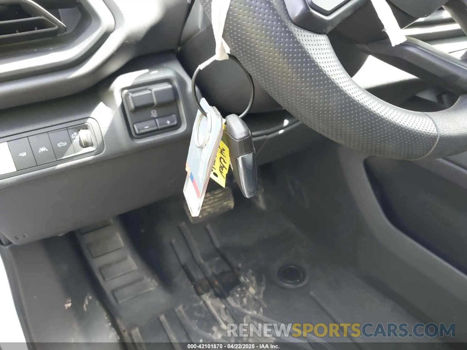 11 Photograph of a damaged car 1GC10VEL6RU200925 CHEVROLET SILVERADO EV 2024