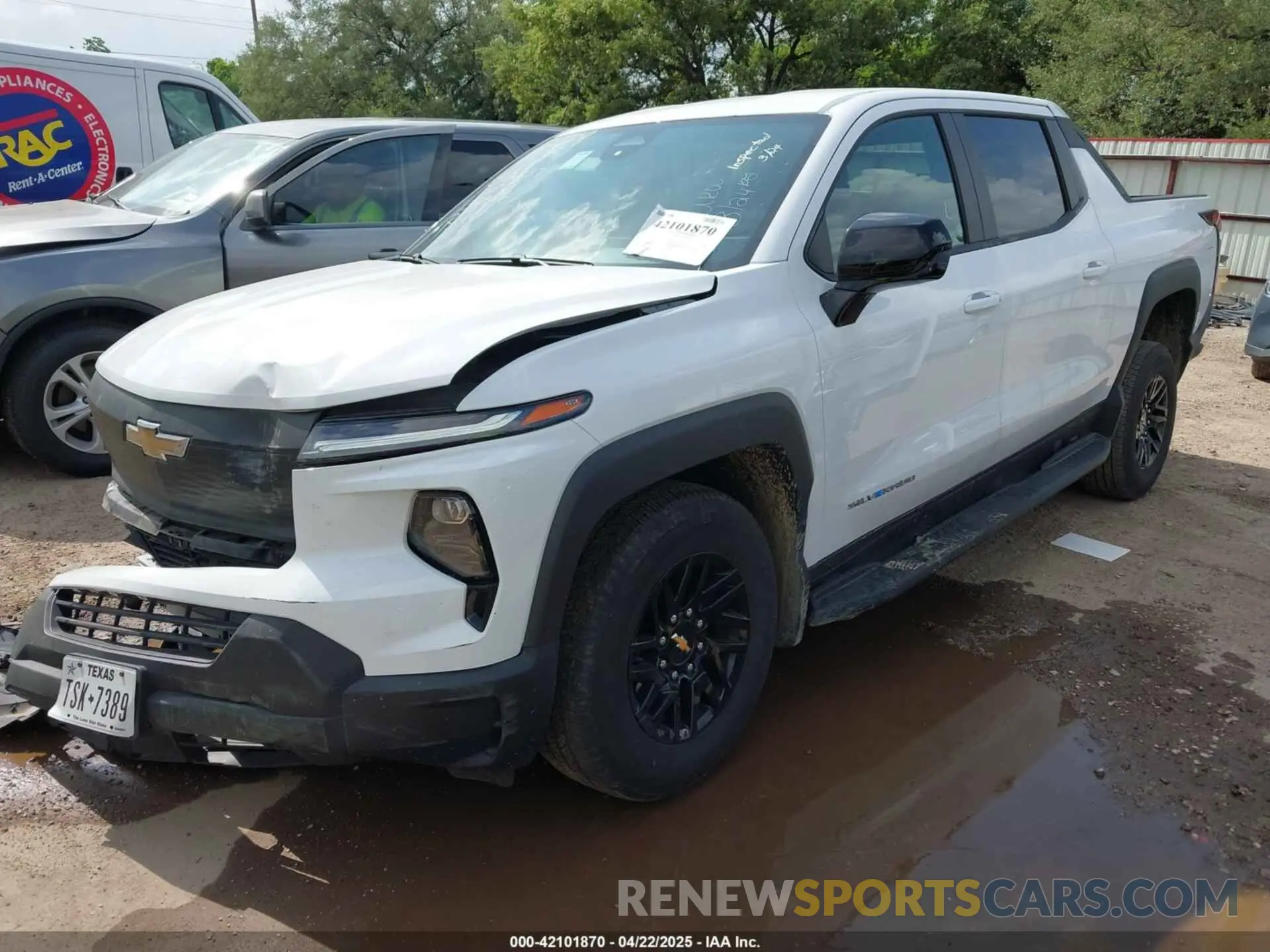 2 Photograph of a damaged car 1GC10VEL6RU200925 CHEVROLET SILVERADO EV 2024
