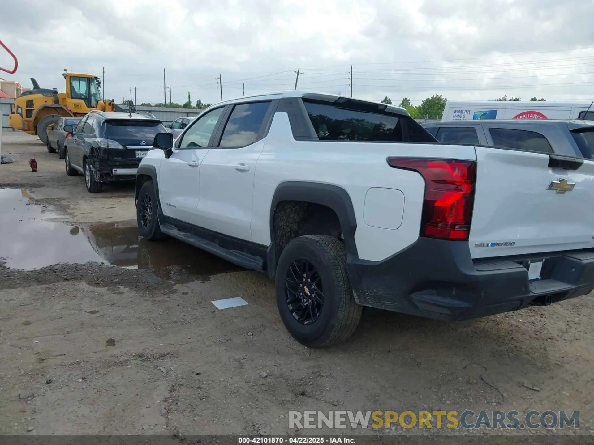 3 Photograph of a damaged car 1GC10VEL6RU200925 CHEVROLET SILVERADO EV 2024