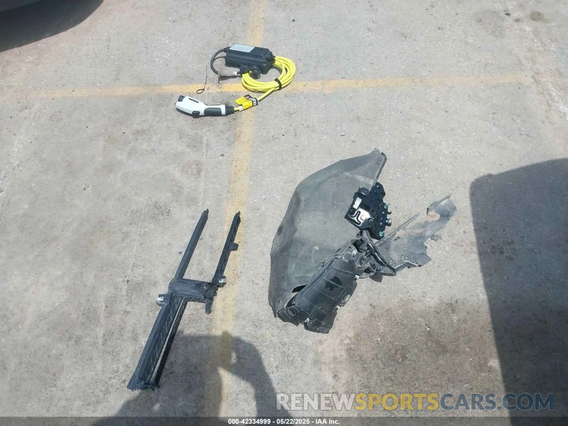 12 Photograph of a damaged car 1GC10VEL8RU200859 CHEVROLET SILVERADO EV 2024