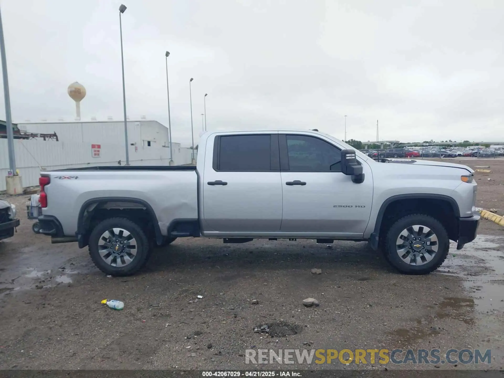 13 Photograph of a damaged car 22GC4YMEY9N121065 CHEVROLET SILVERADO HD 2500 2W 2022