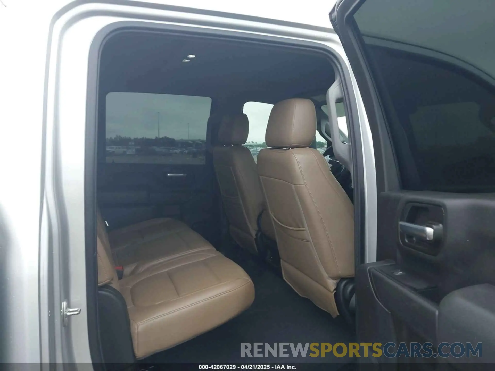 8 Photograph of a damaged car 22GC4YMEY9N121065 CHEVROLET SILVERADO HD 2500 2W 2022