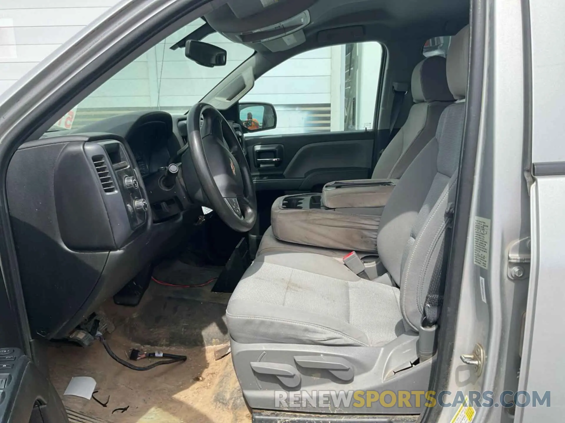 6 Photograph of a damaged car 2GCVKNEC1K1158712 CHEVROLET SILVERADO LD 2019