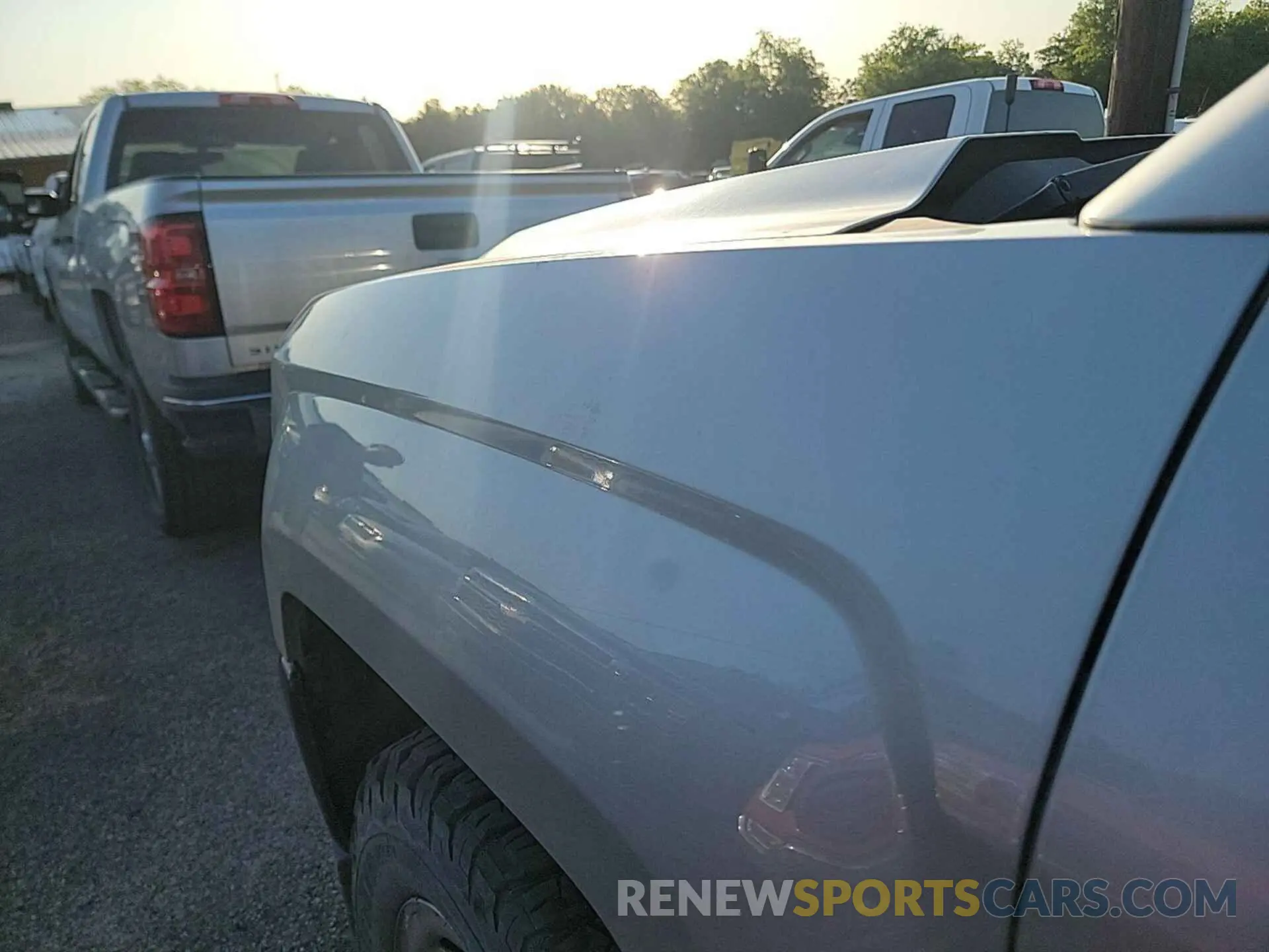8 Photograph of a damaged car 2GCVKNEC2K1160999 CHEVROLET SILVERADO LD 2019