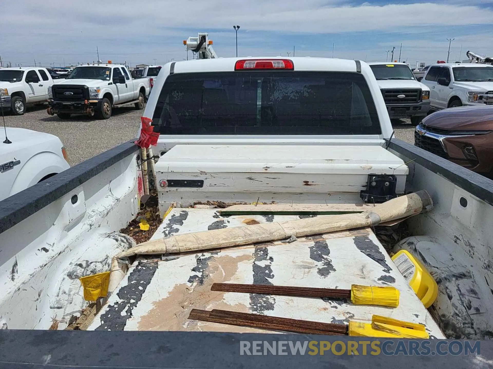 25 Photograph of a damaged car 2GCVKNEC6K1101745 CHEVROLET SILVERADO LD 2019