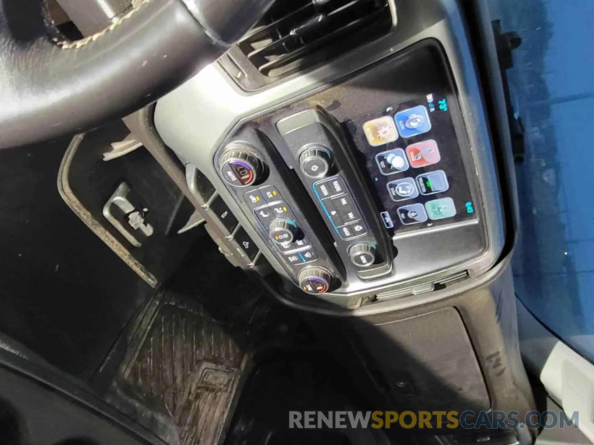 18 Photograph of a damaged car 2GCVKPEC1K1176428 CHEVROLET SILVERADO LD 2019