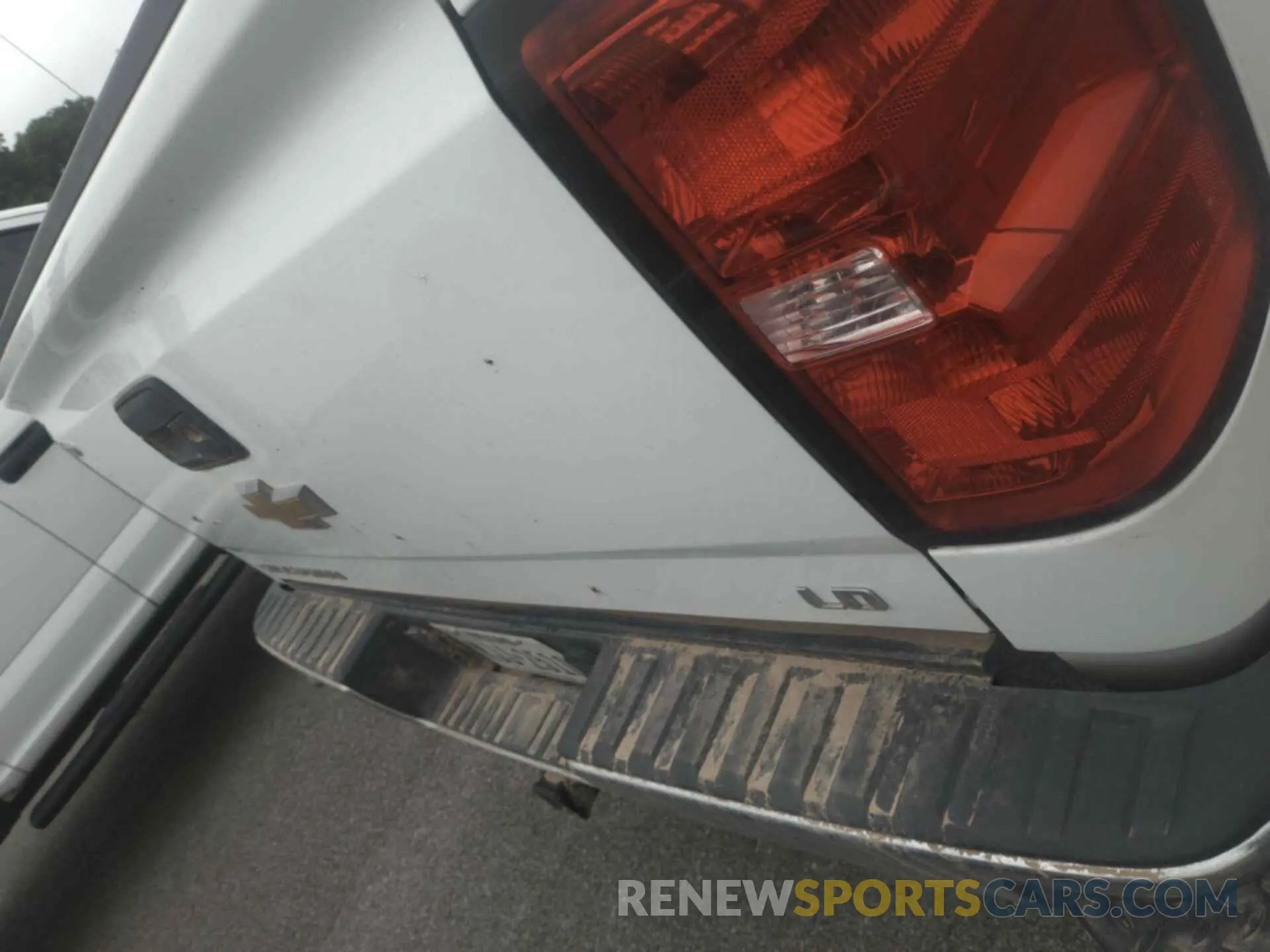 27 Photograph of a damaged car 2GCVKPEC1K1176428 CHEVROLET SILVERADO LD 2019