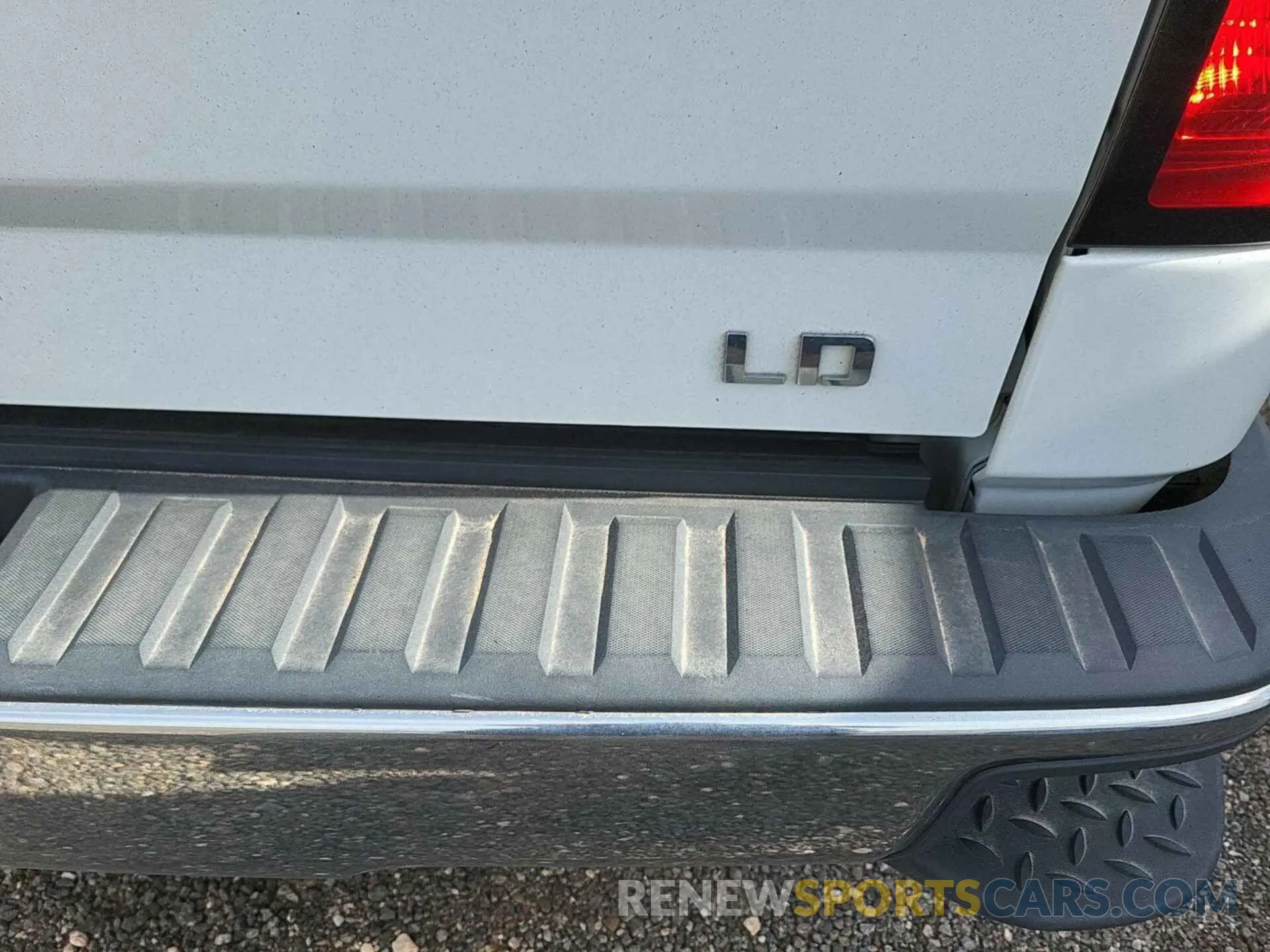 5 Photograph of a damaged car 2GCVKPEC3K1128722 CHEVROLET SILVERADO LD 2019