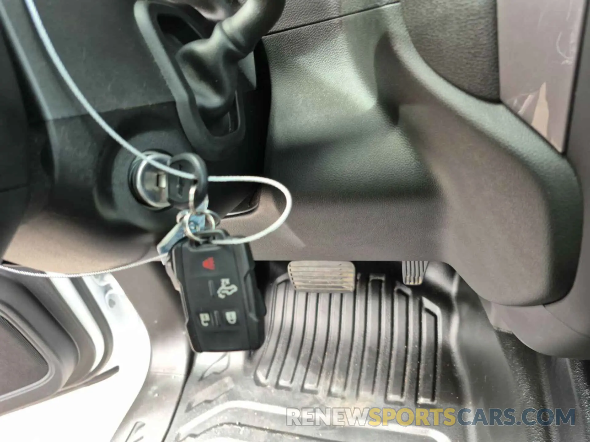 8 Photograph of a damaged car 1GCRYAEF9NZ206908 CHEVROLET SILVERADO LTD 2022