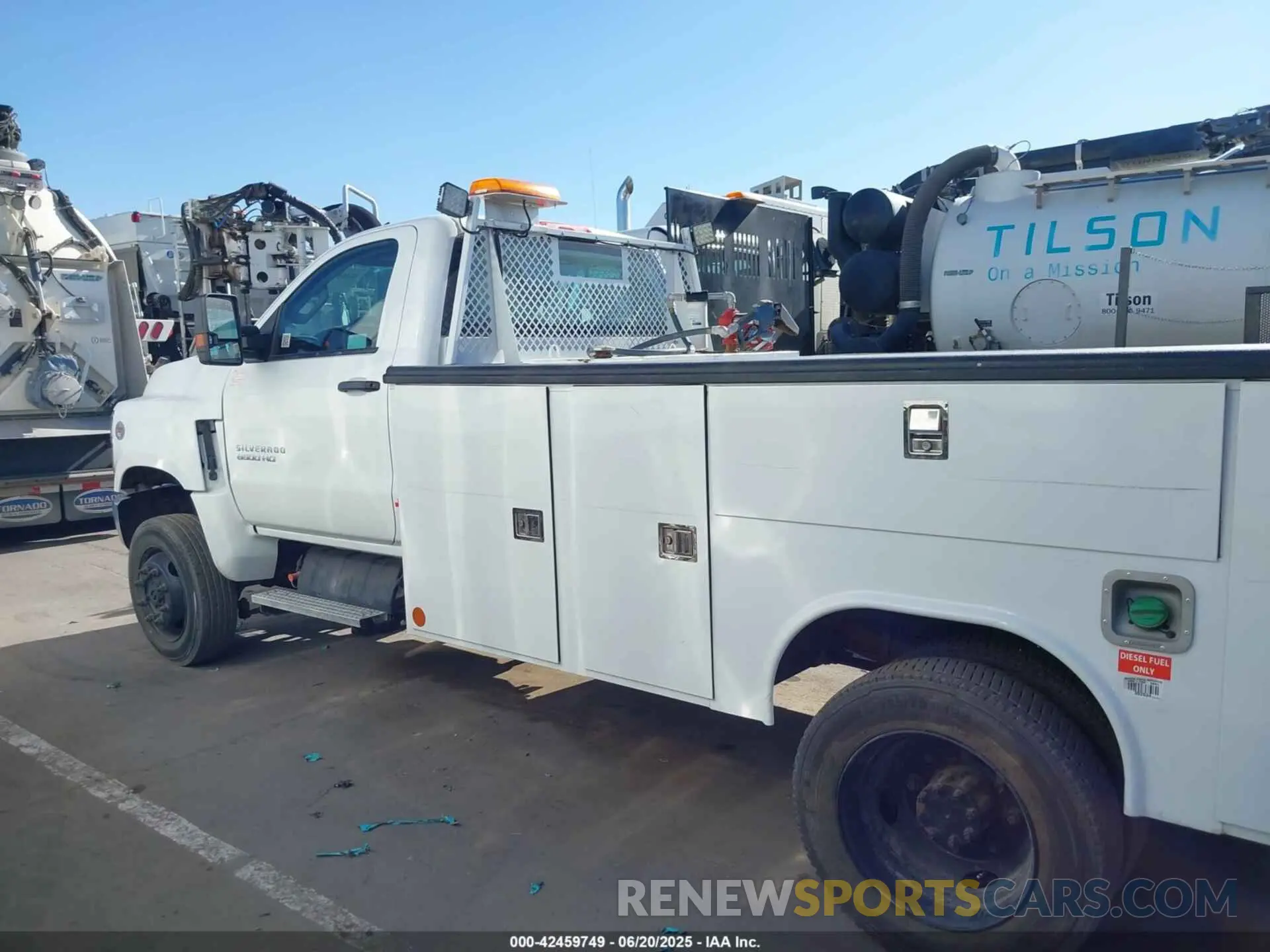 14 Photograph of a damaged car 1HTKJPVM1PH125629 CHEVROLET SILVERADO MD 2023