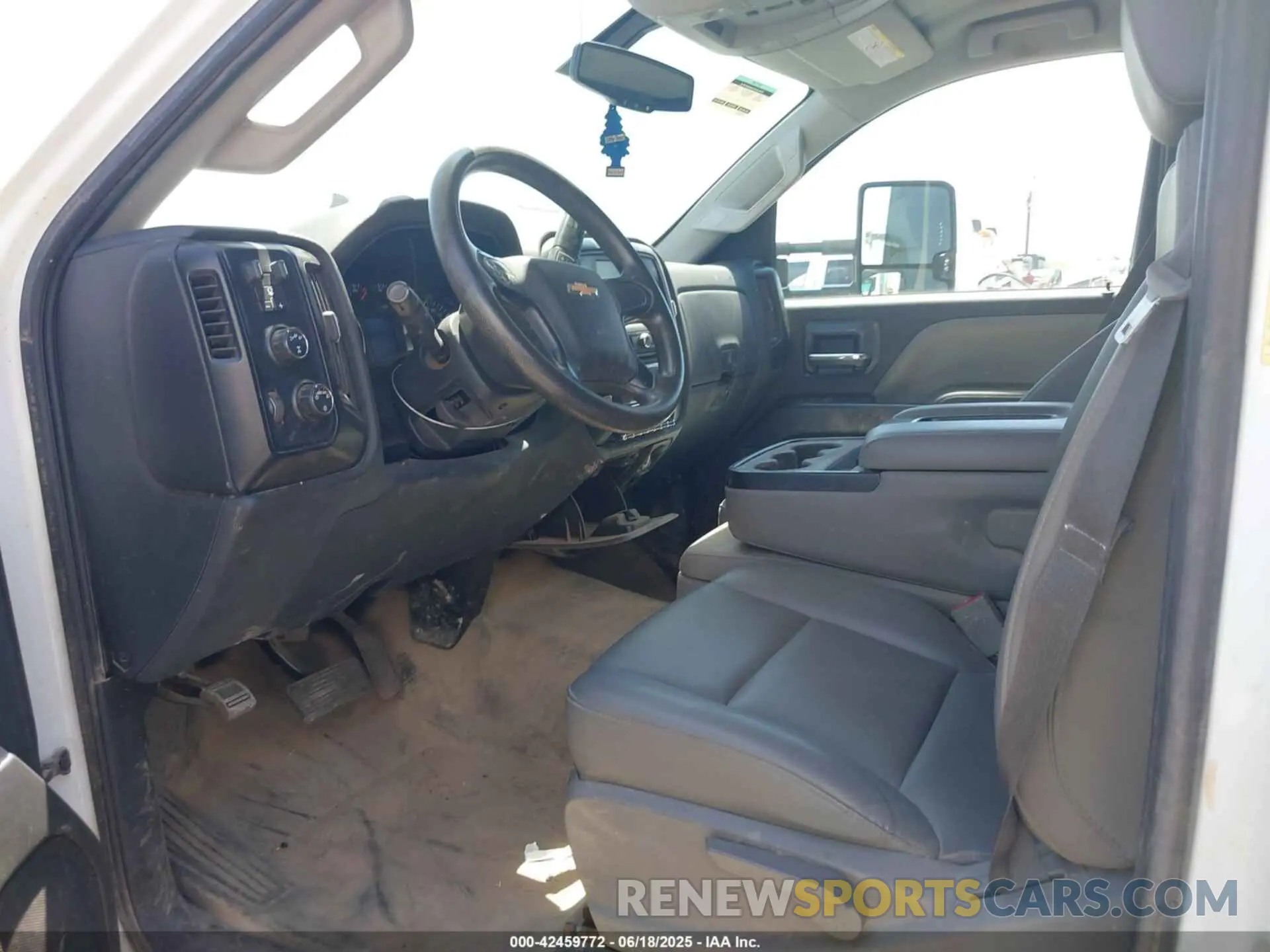 6 Photograph of a damaged car 1HTKJPVM1PH218568 CHEVROLET SILVERADO MD 2023