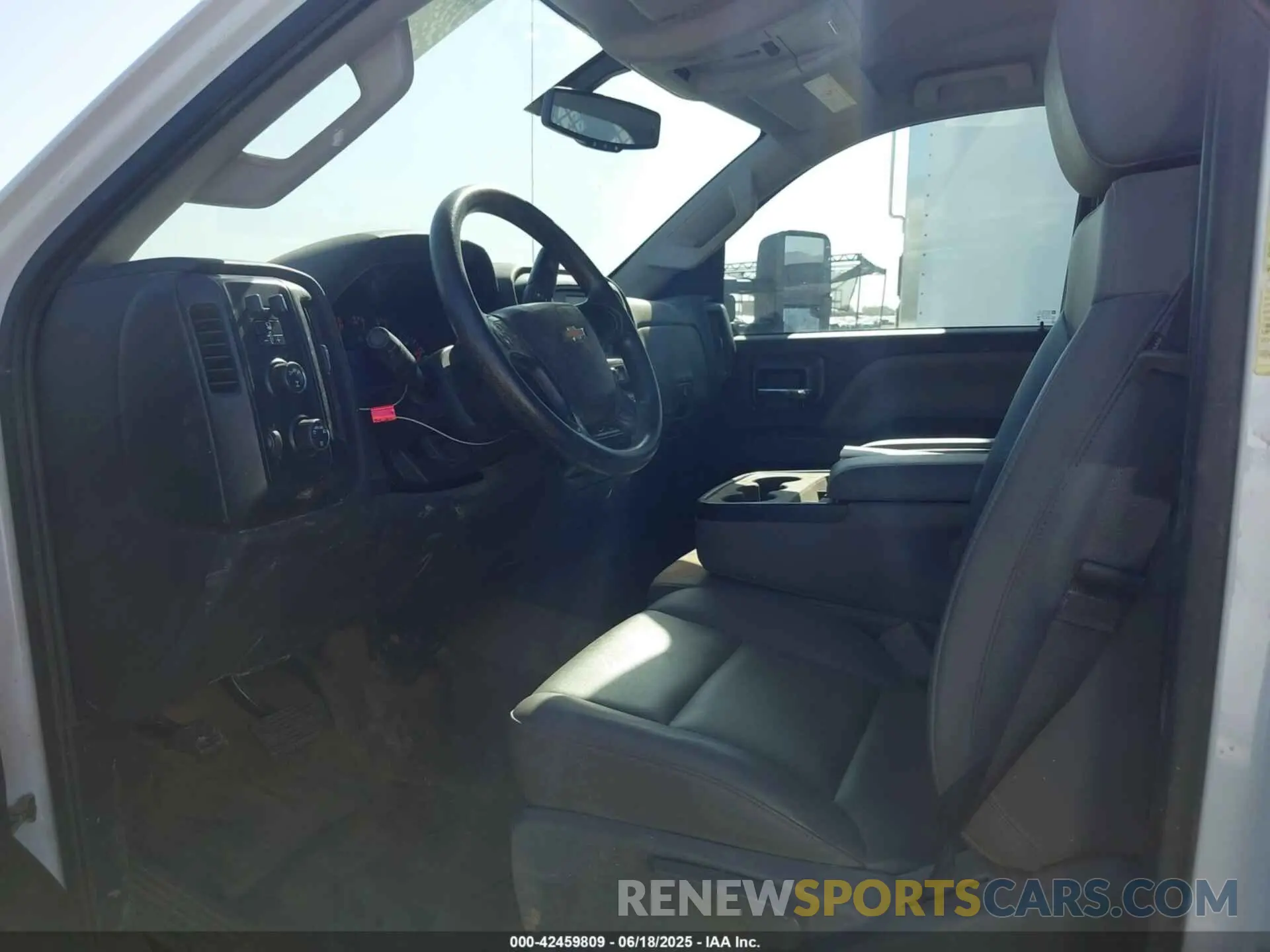 6 Photograph of a damaged car 1HTKJPVM1PH333560 CHEVROLET SILVERADO MD 2023