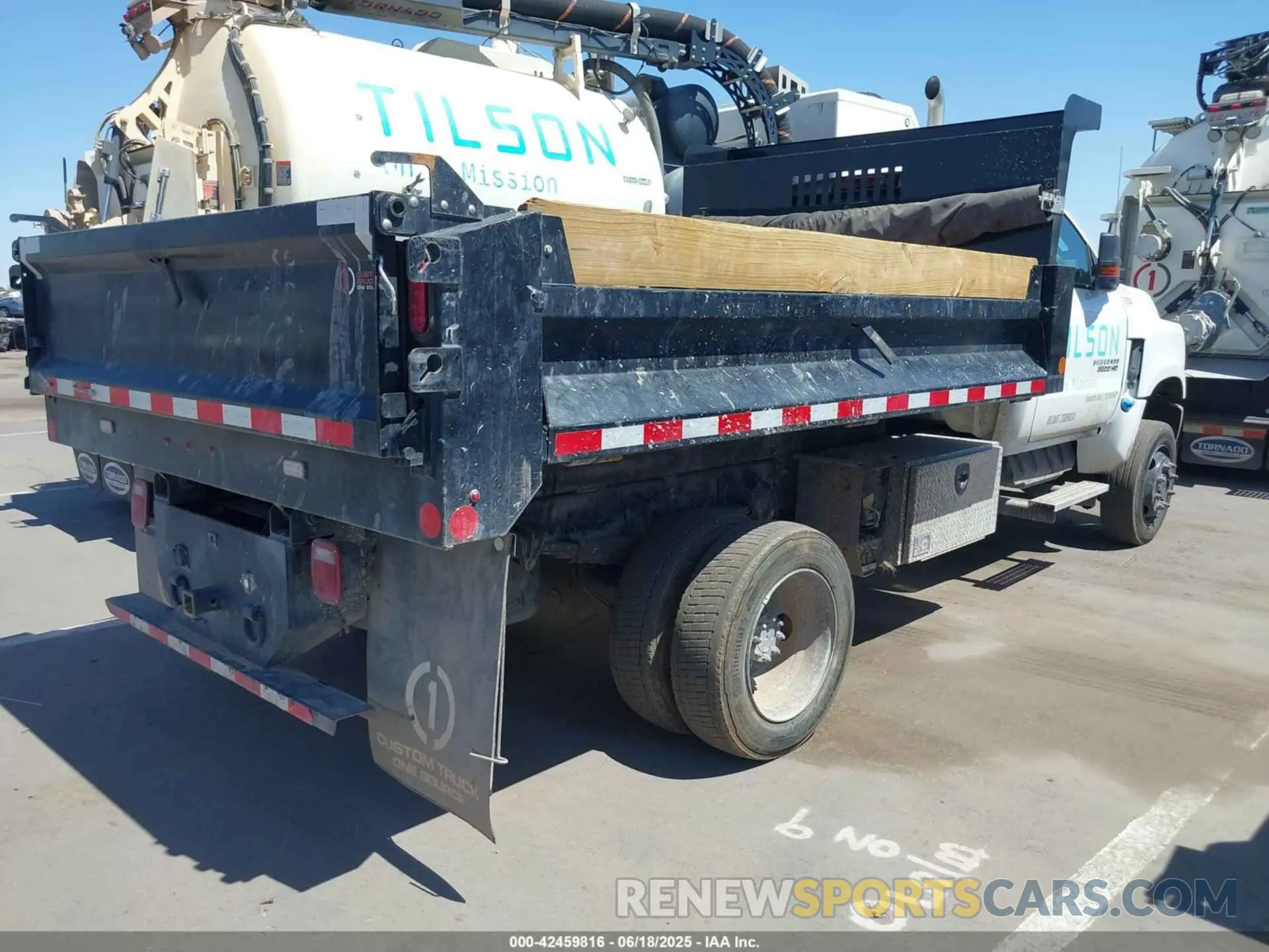 4 Photograph of a damaged car 1HTKJPVM1PH507174 CHEVROLET SILVERADO MD 2023