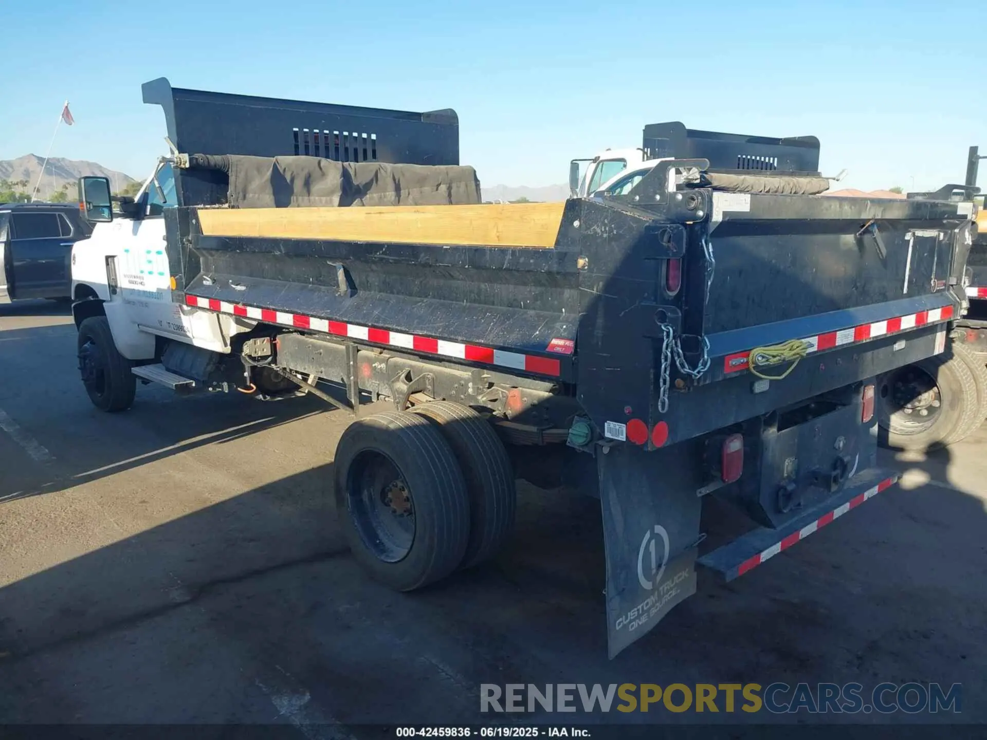 3 Photograph of a damaged car 1HTKJPVM3PH508035 CHEVROLET SILVERADO MD 2023