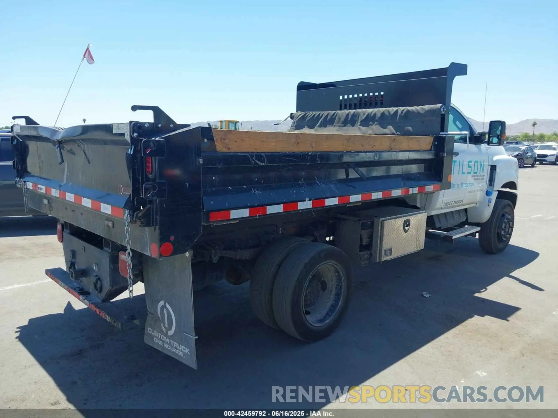 4 Photograph of a damaged car 1HTKJPVM4PH508108 CHEVROLET SILVERADO MD 2023