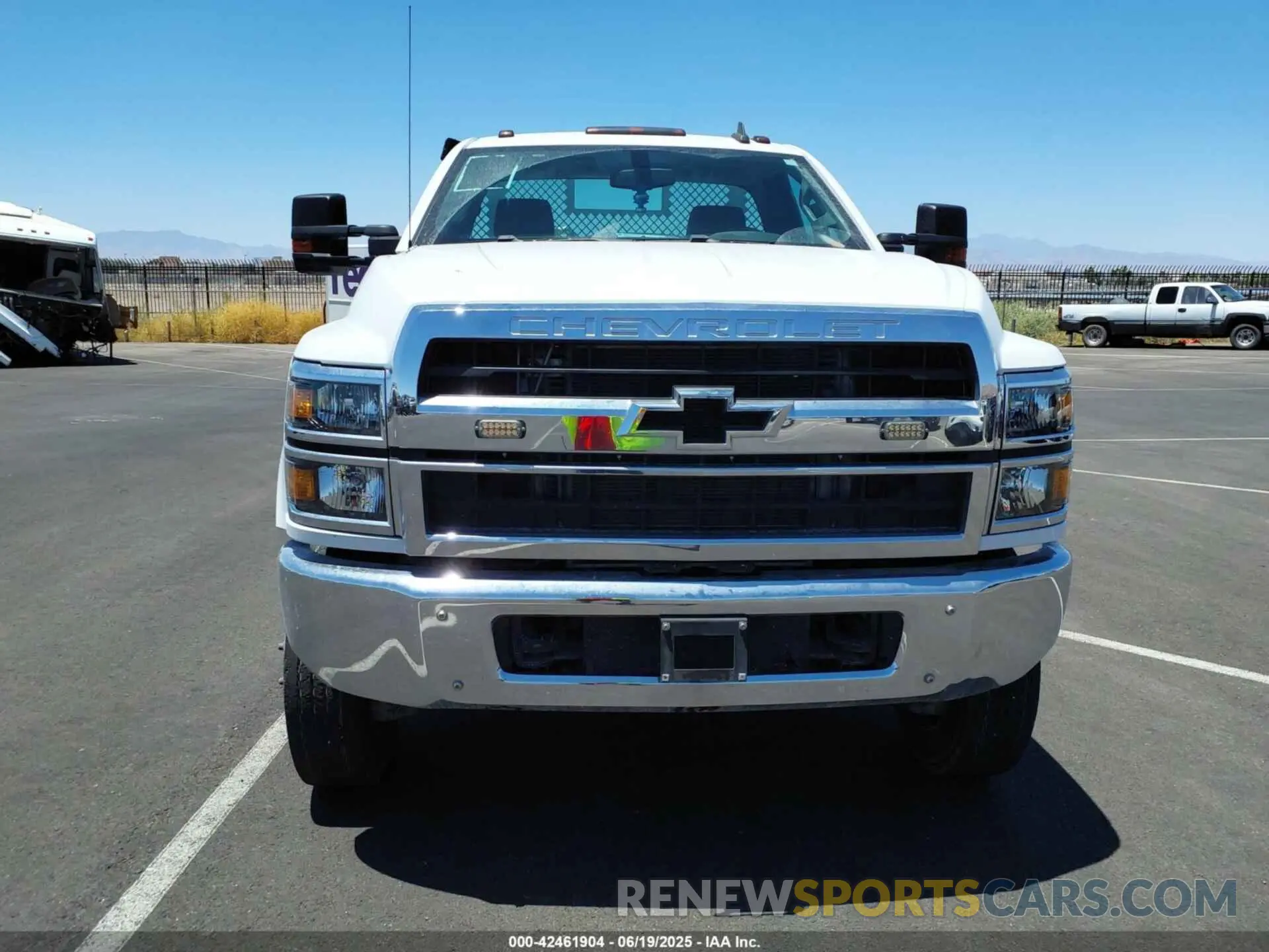 12 Photograph of a damaged car 1HTKJPVM5PH333562 CHEVROLET SILVERADO MD 2023