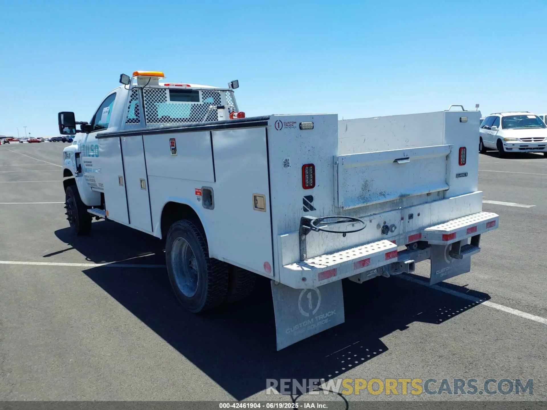 3 Photograph of a damaged car 1HTKJPVM5PH333562 CHEVROLET SILVERADO MD 2023