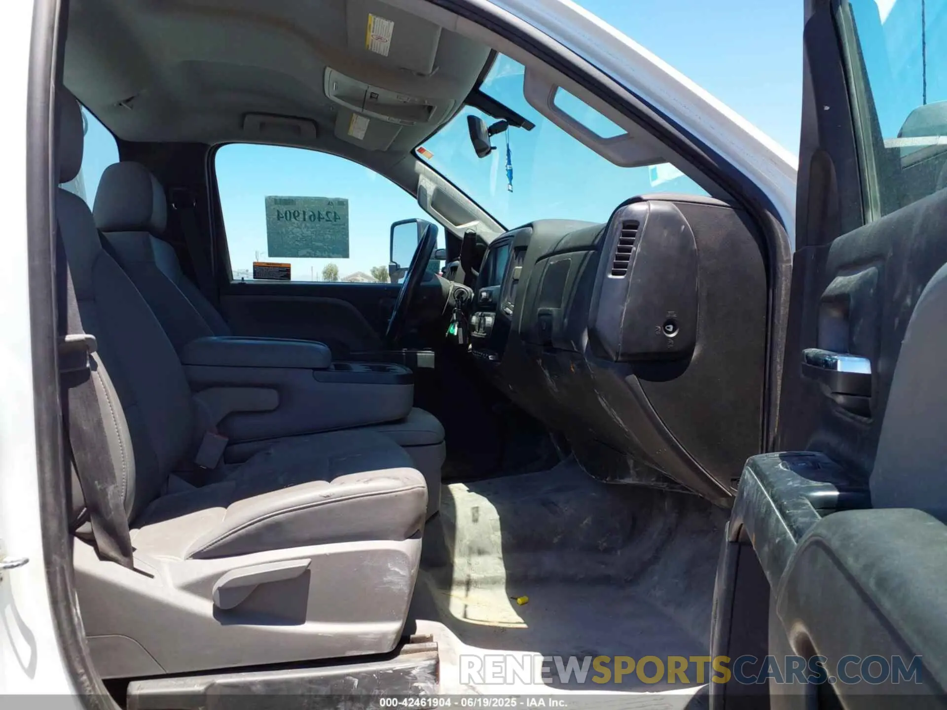 6 Photograph of a damaged car 1HTKJPVM5PH333562 CHEVROLET SILVERADO MD 2023
