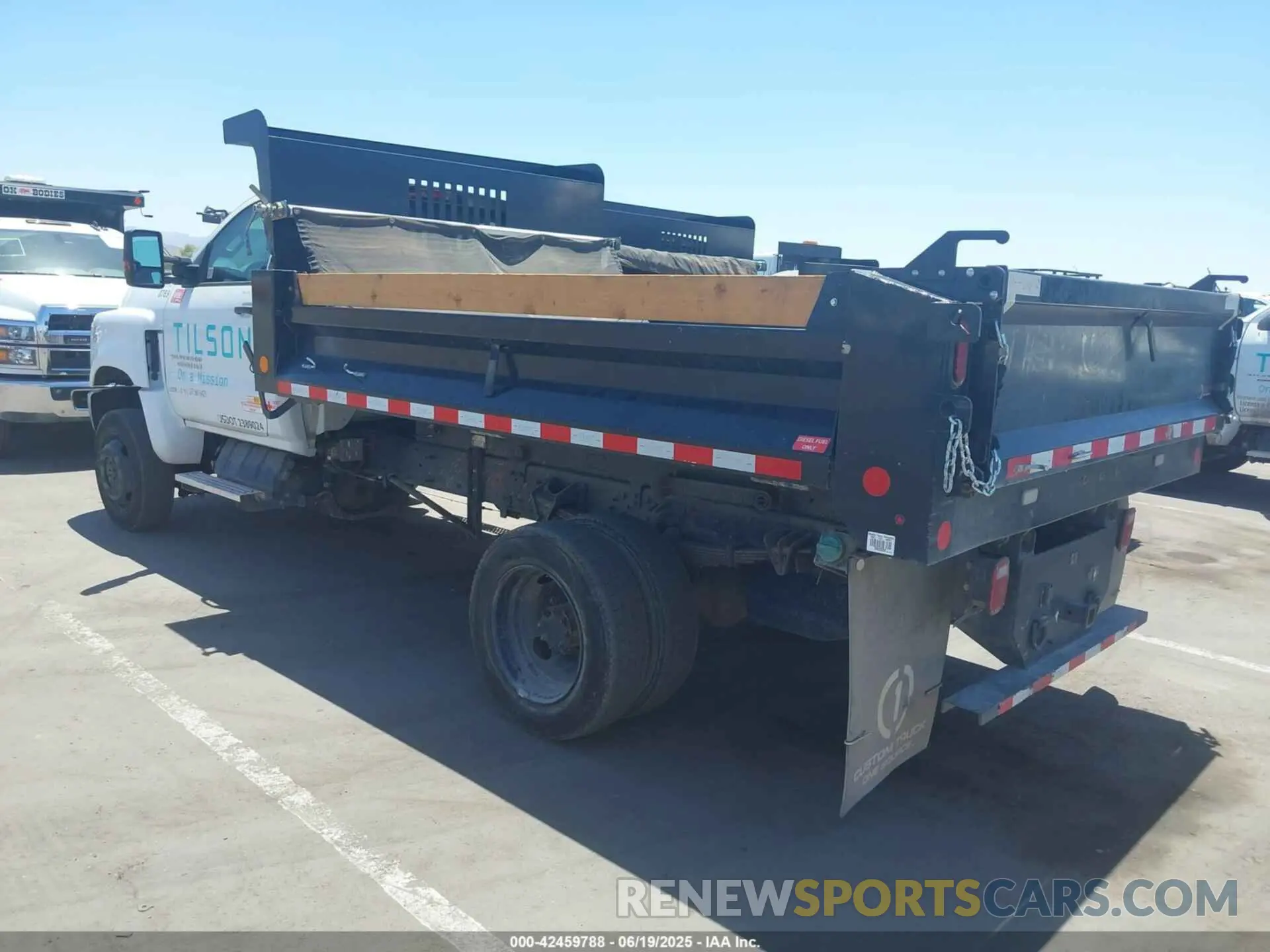 3 Photograph of a damaged car 1HTKJPVM5PH507484 CHEVROLET SILVERADO MD 2023