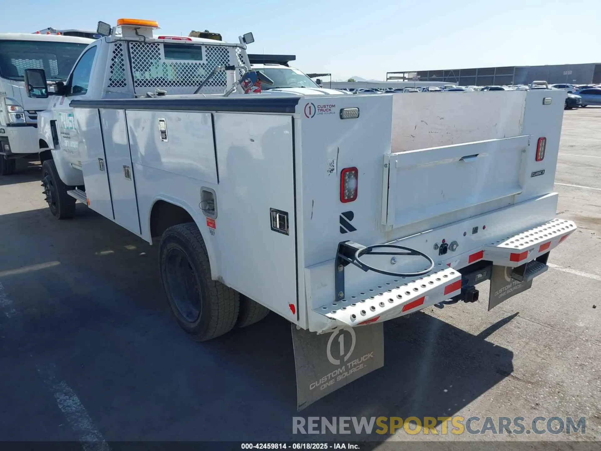 3 Photograph of a damaged car 1HTKJPVM6PH130941 CHEVROLET SILVERADO MD 2023